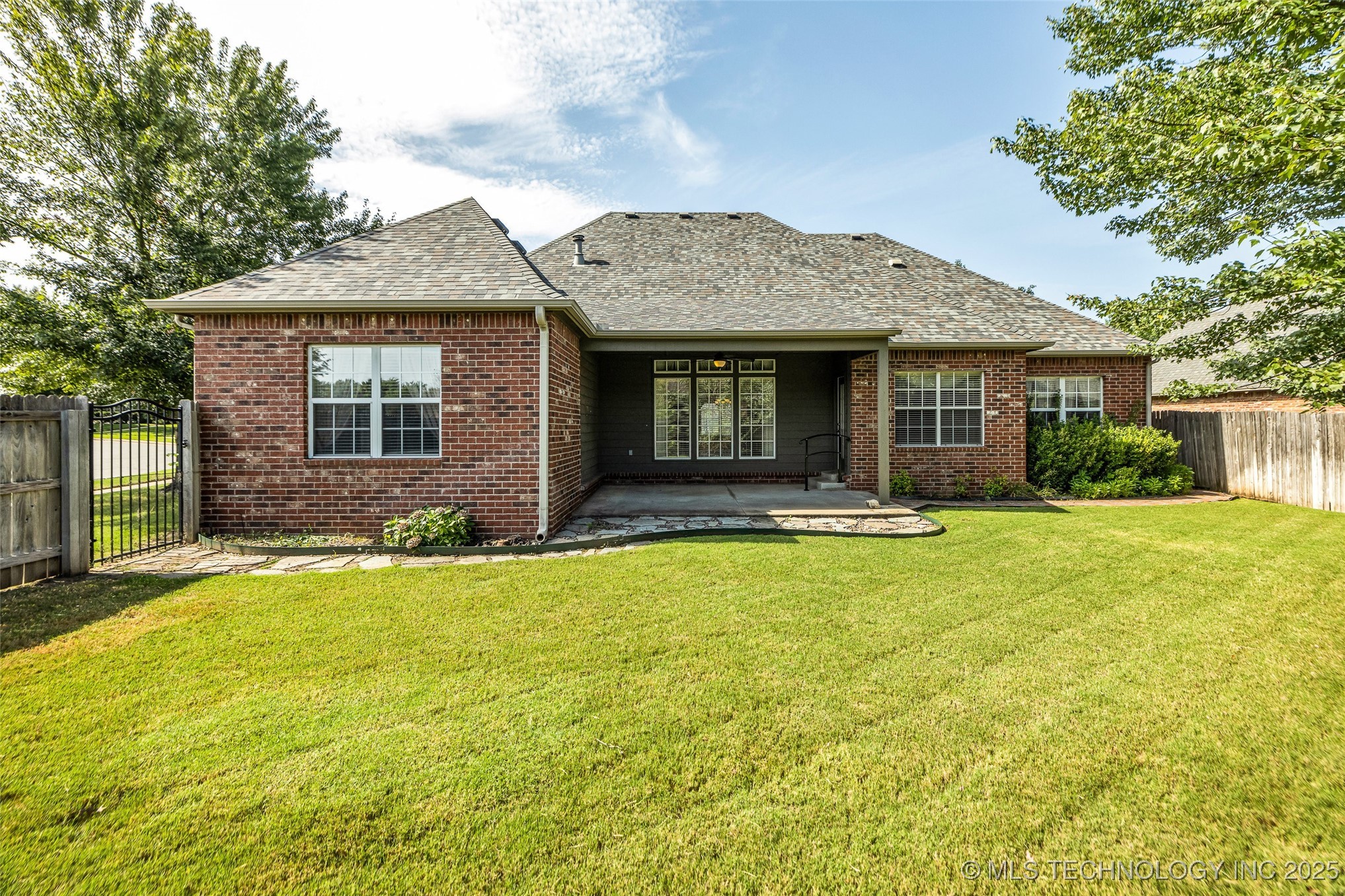 9063 E 118th Place