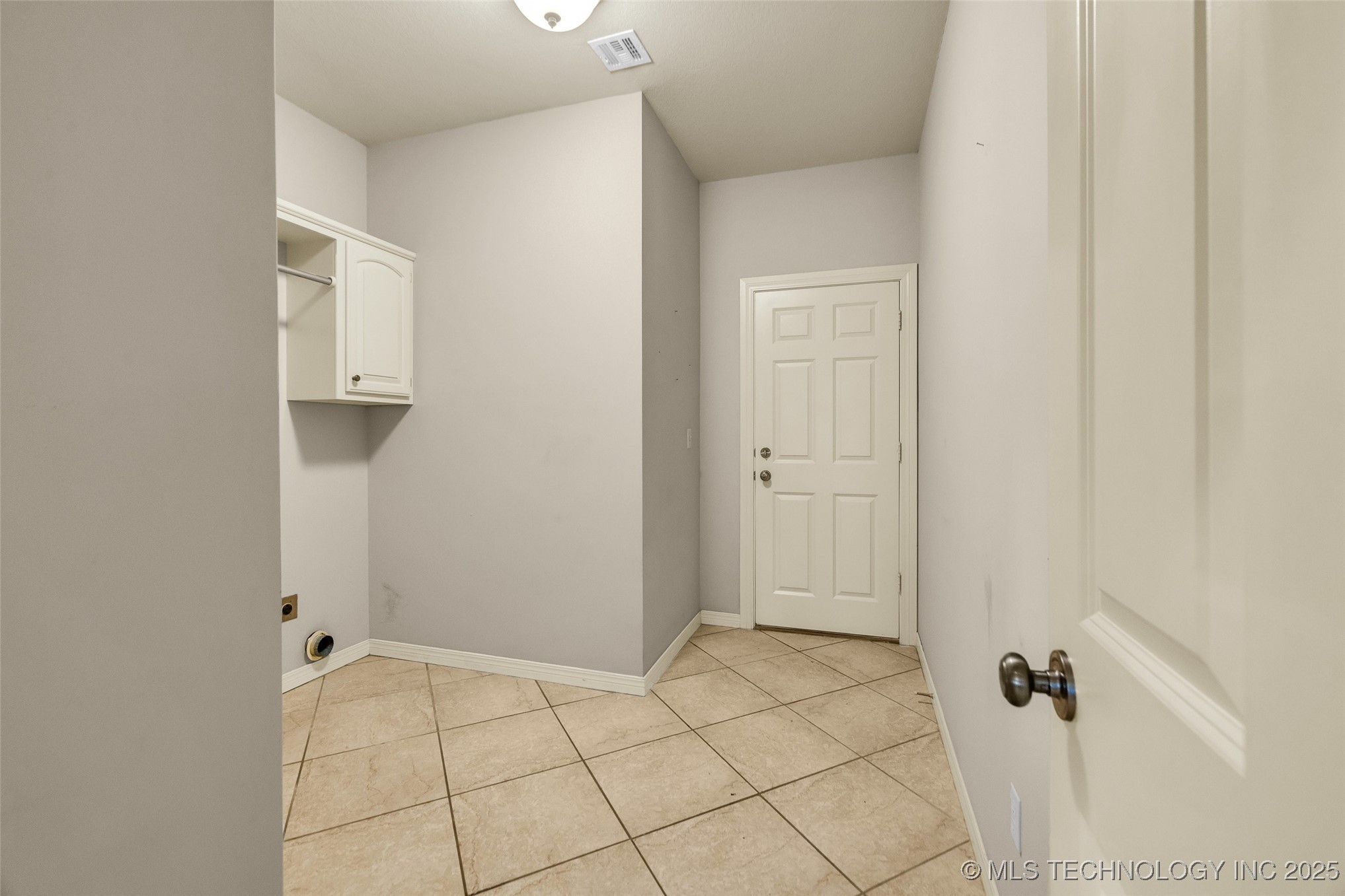 9063 E 118th Place
