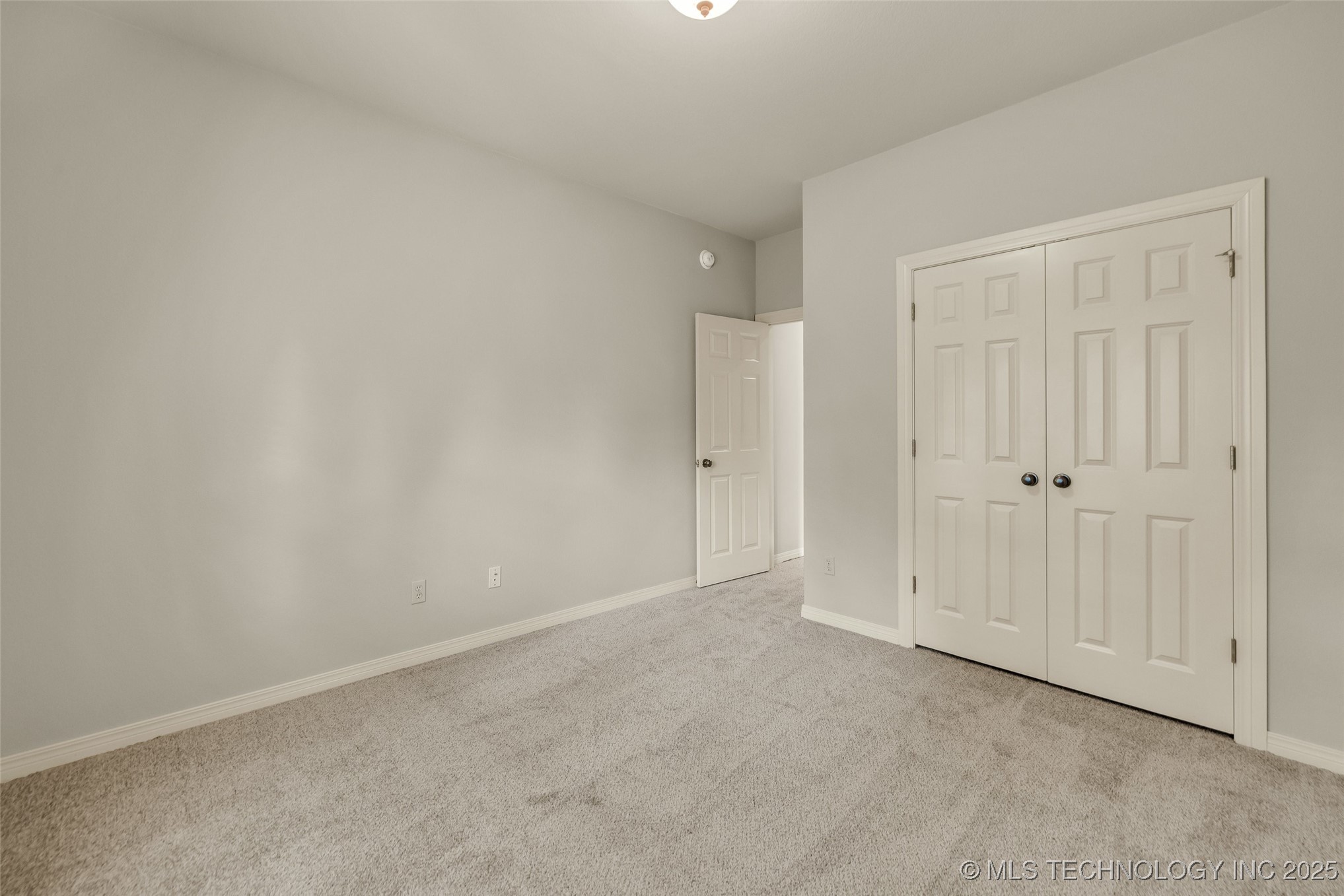 9063 E 118th Place