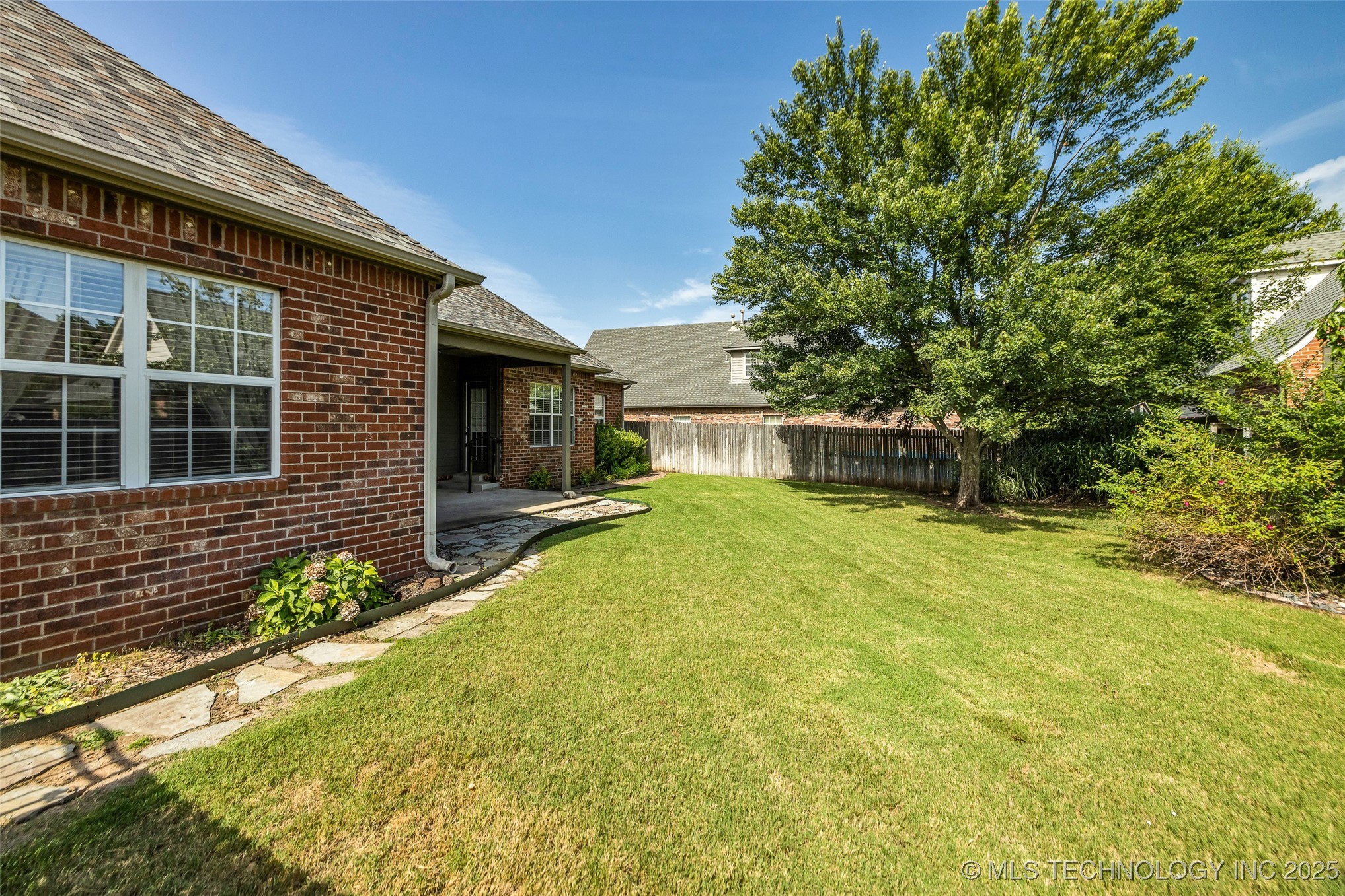 9063 E 118th Place