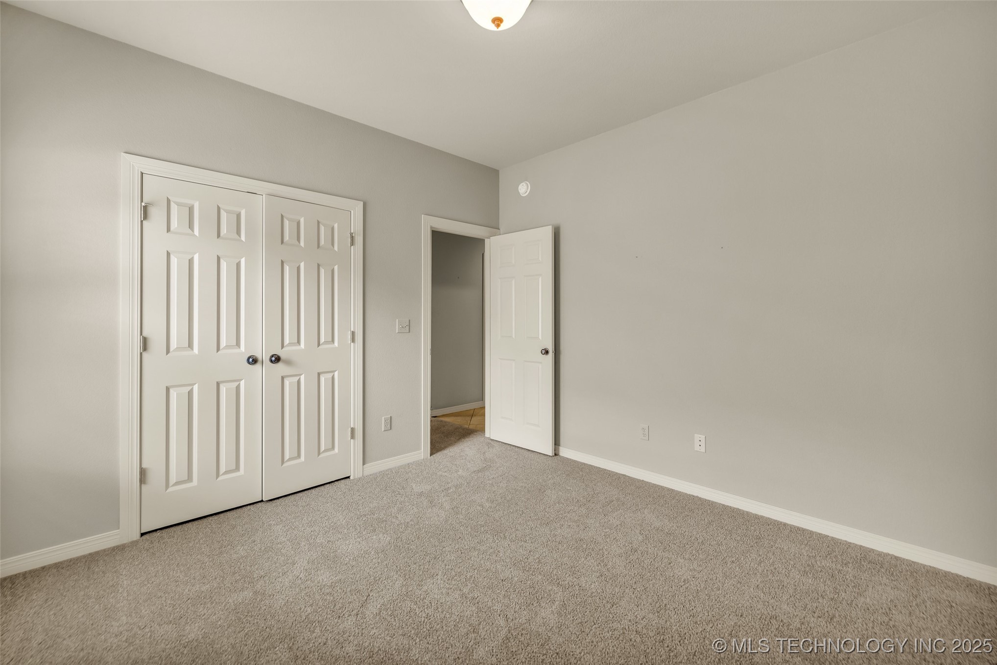 9063 E 118th Place