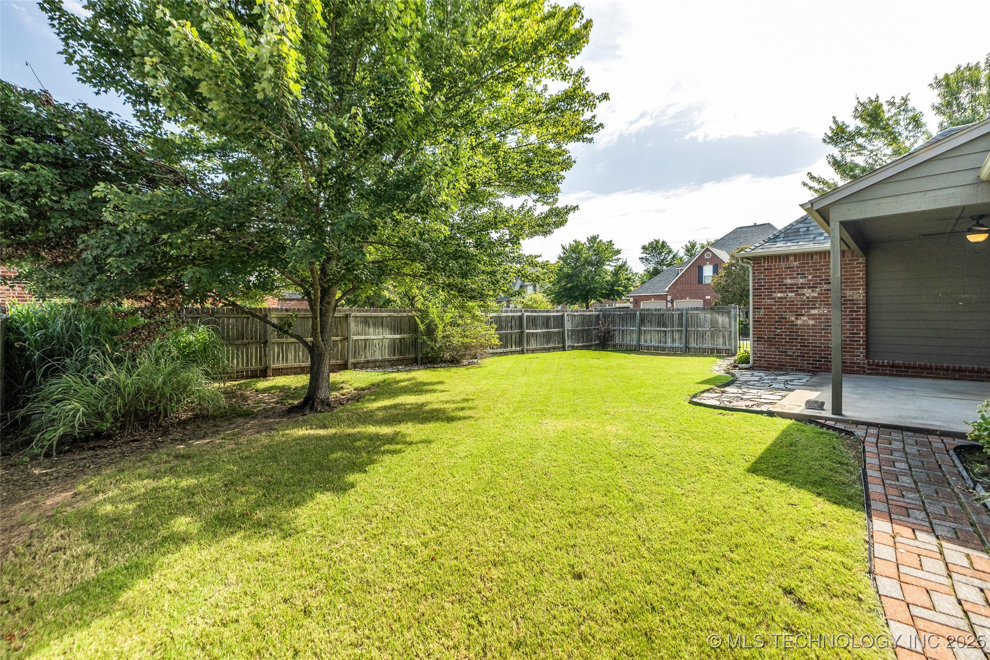 9063 E 118th Place