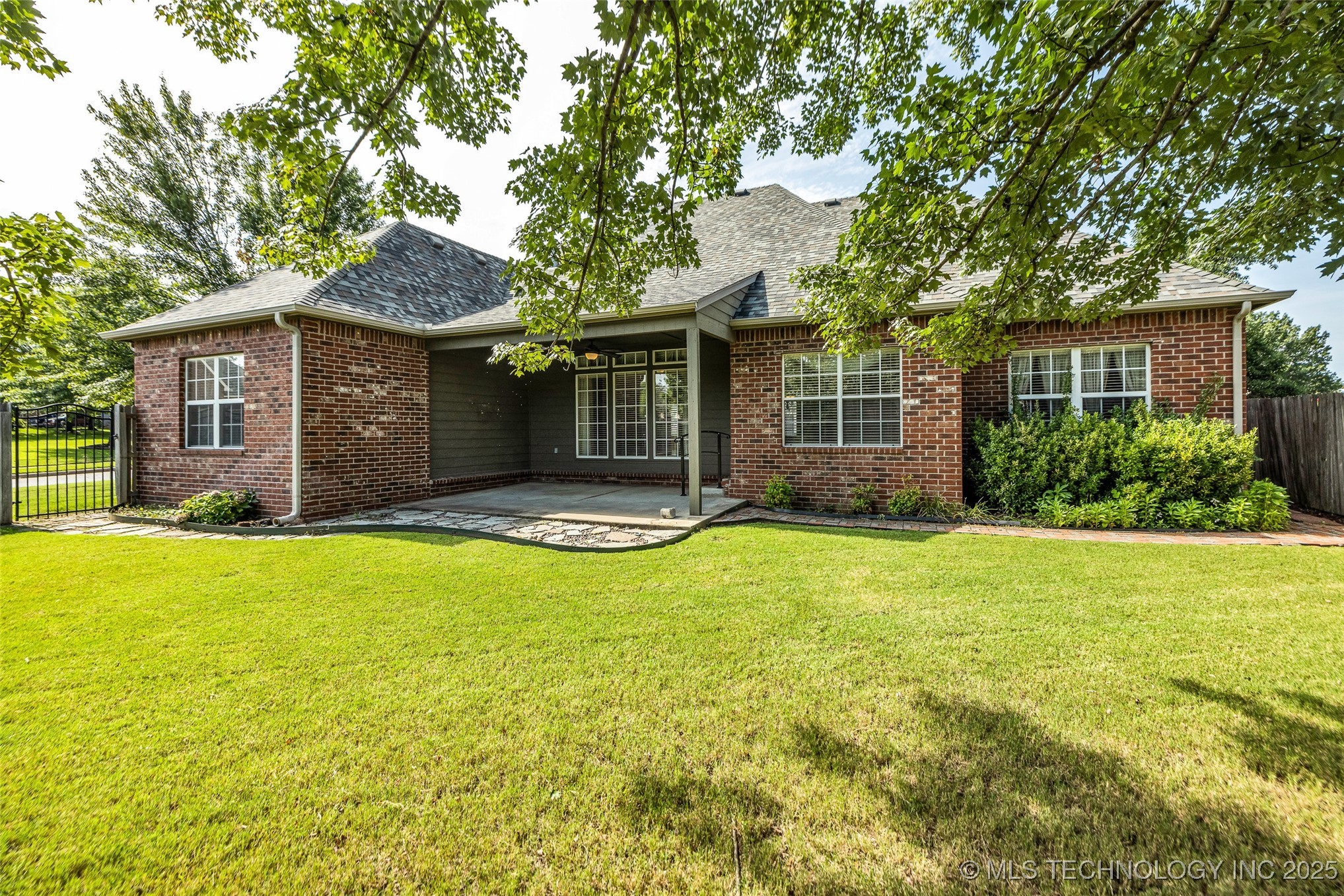 9063 E 118th Place