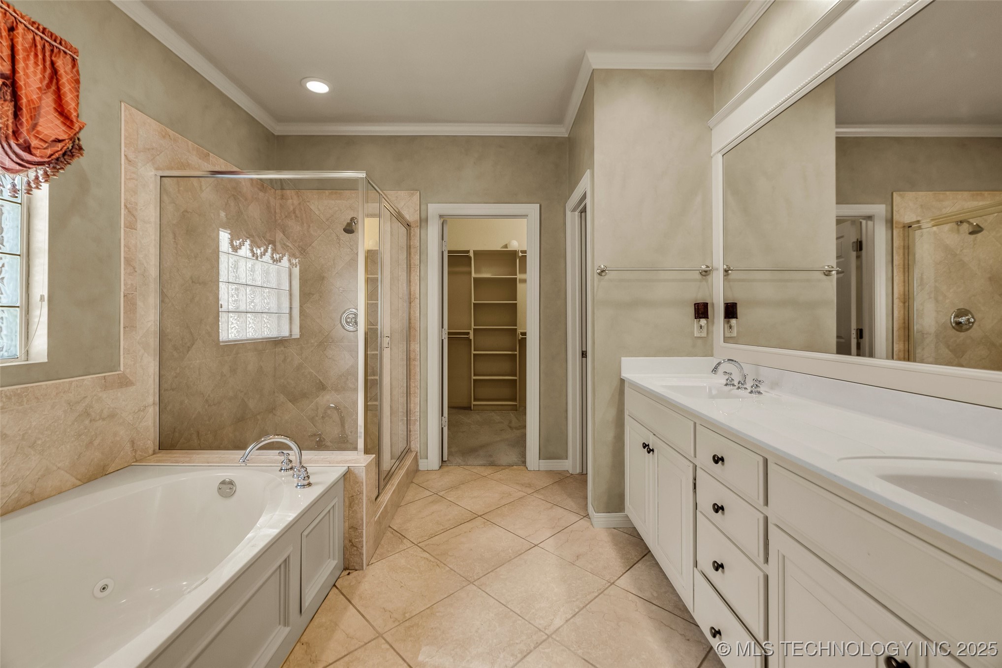 9063 E 118th Place