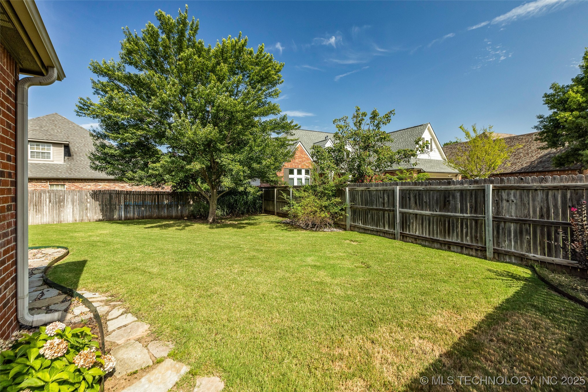 9063 E 118th Place