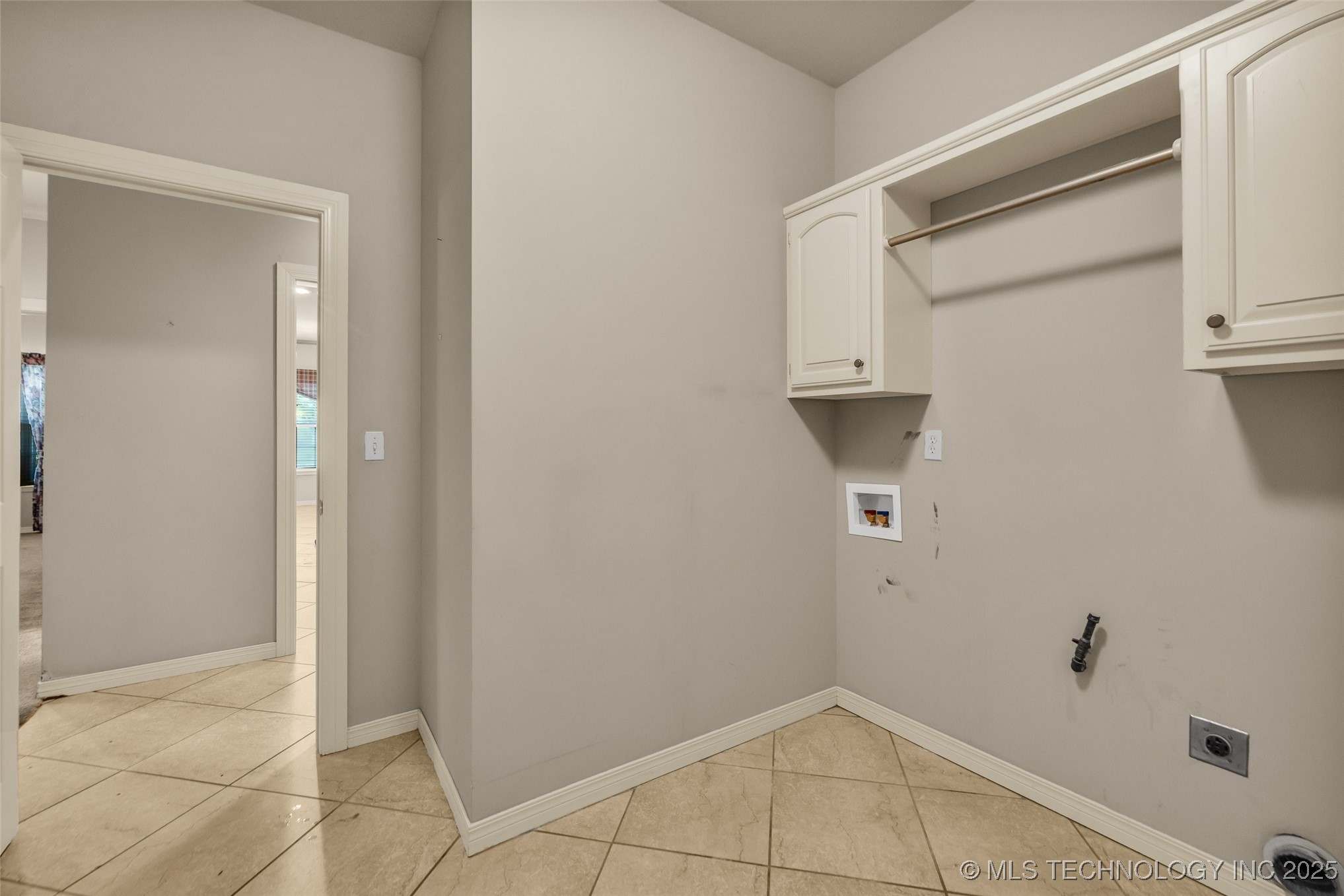 9063 E 118th Place