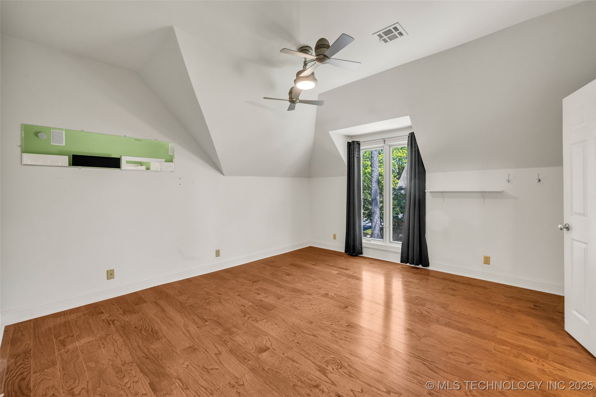 9805 S Vandalia Avenue