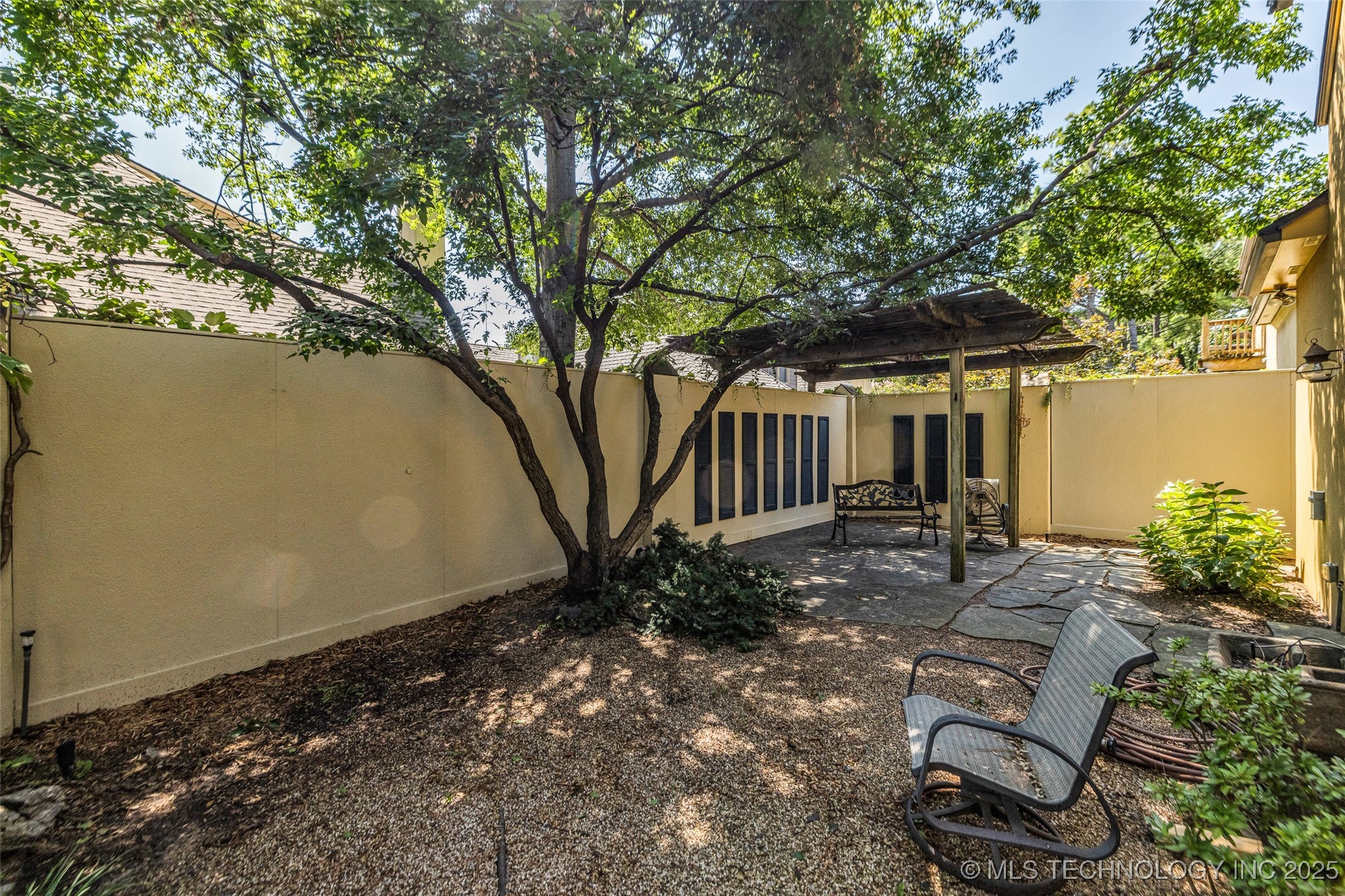 9805 S Vandalia Avenue