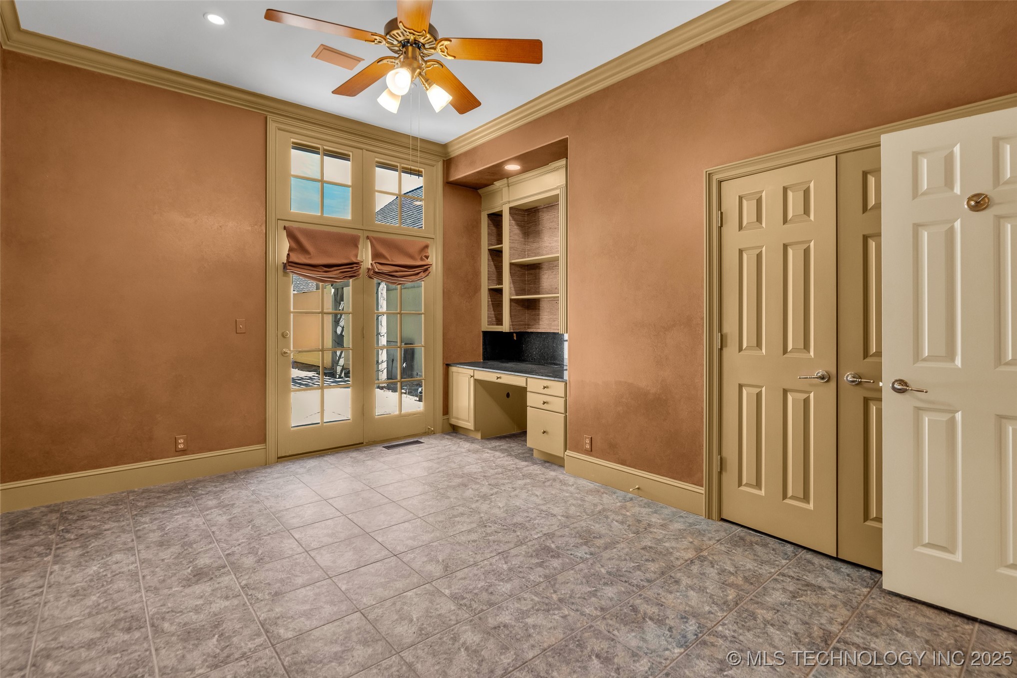 9805 S Vandalia Avenue