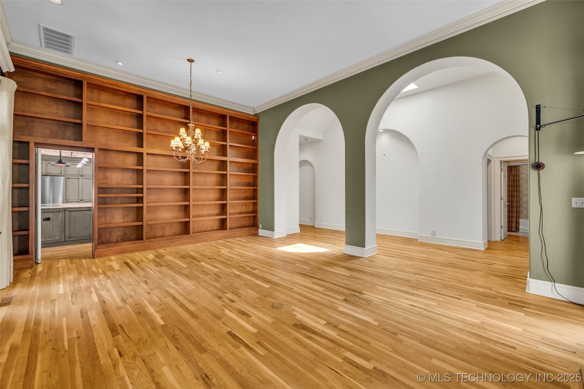 9805 S Vandalia Avenue