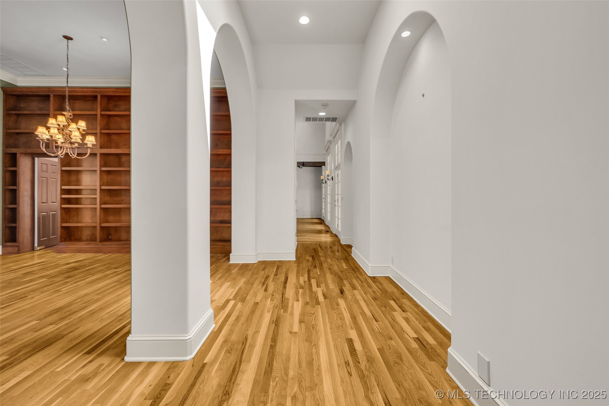 9805 S Vandalia Avenue