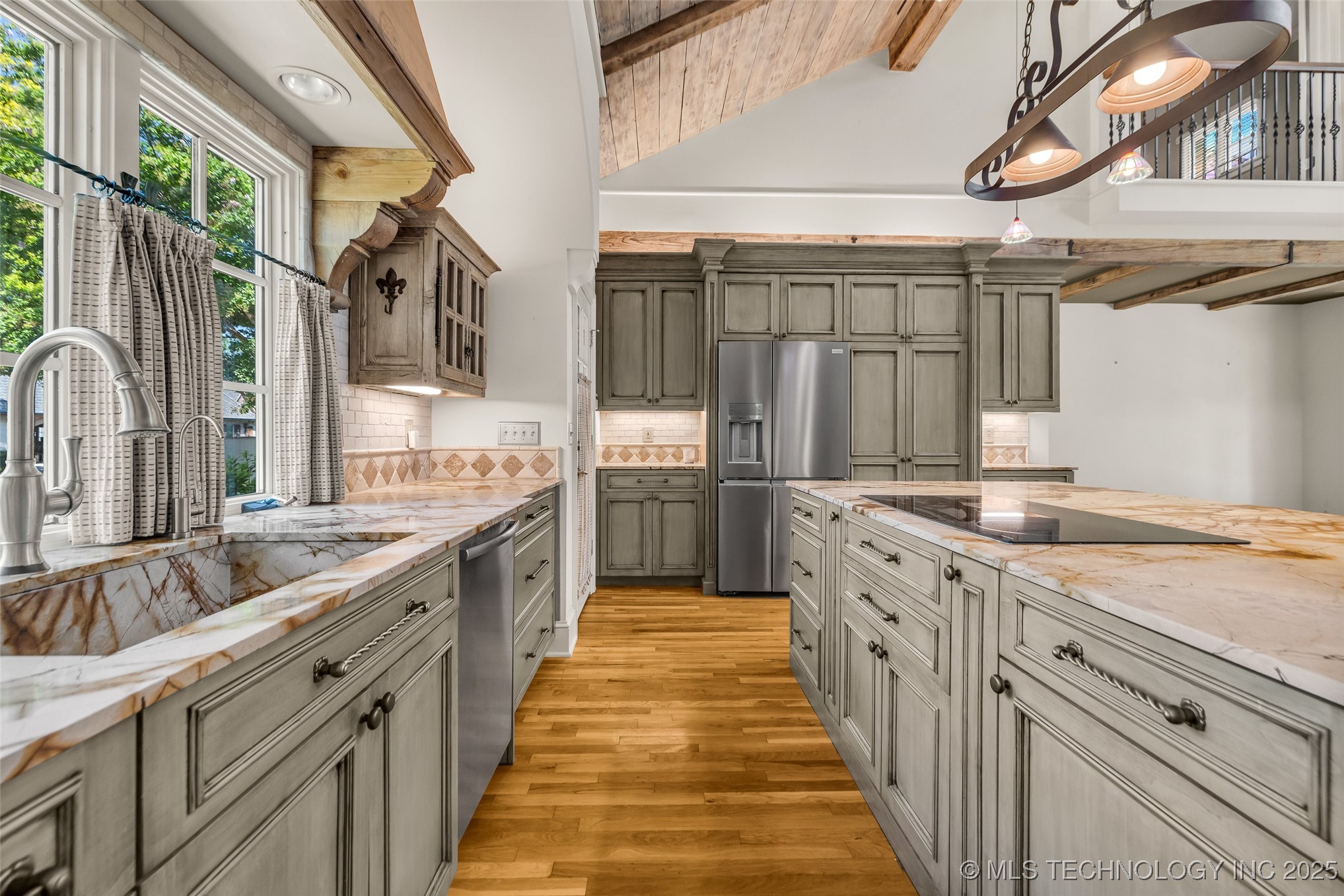 9805 S Vandalia Avenue