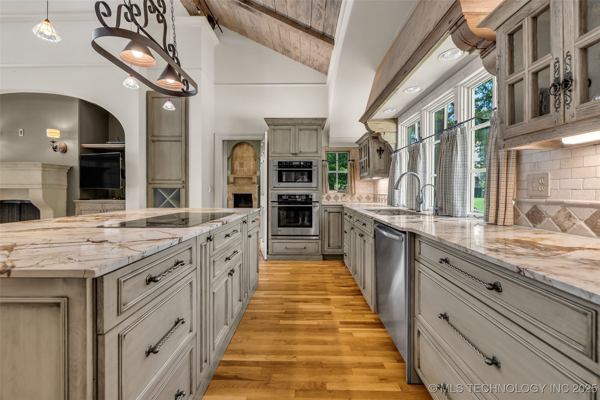 9805 S Vandalia Avenue