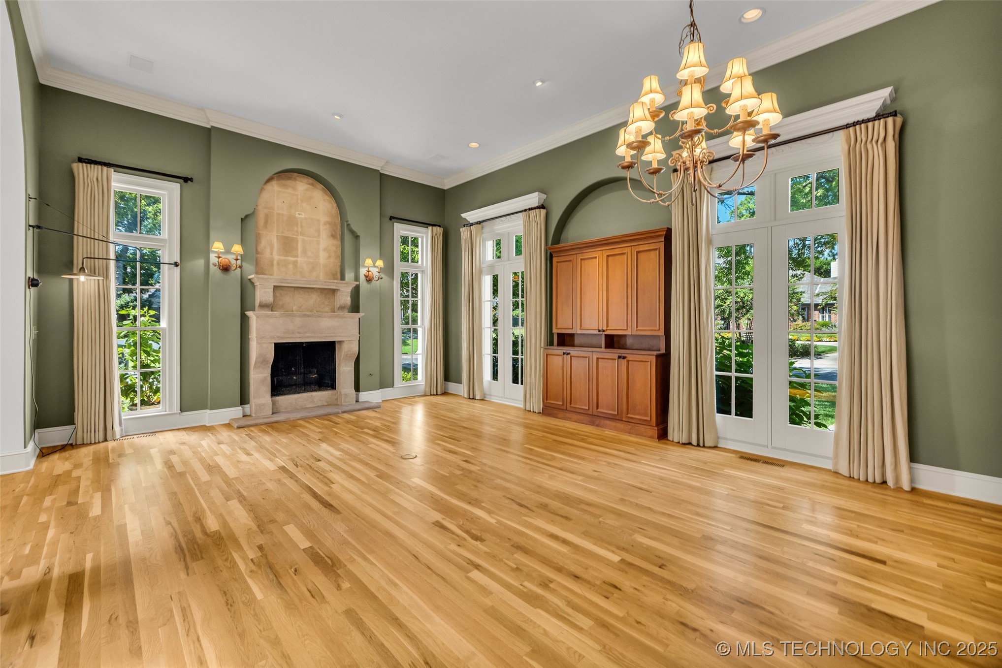 9805 S Vandalia Avenue