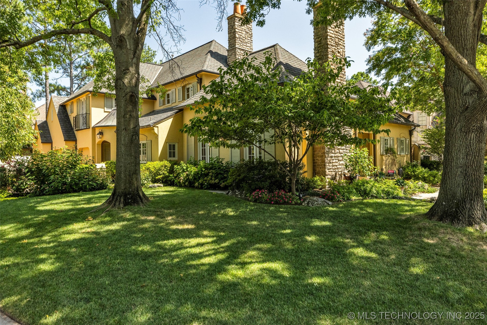 9805 S Vandalia Avenue