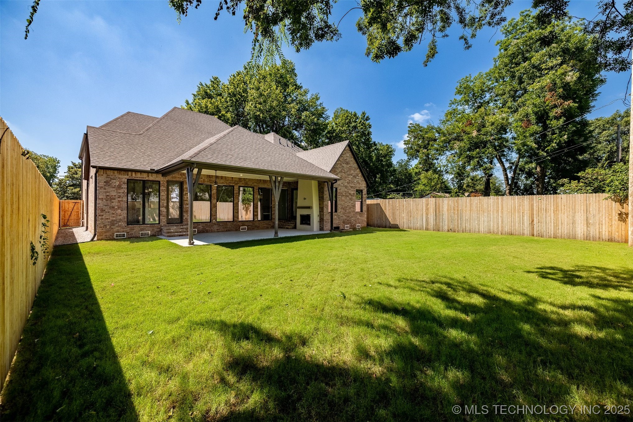 1009 E 38th Street