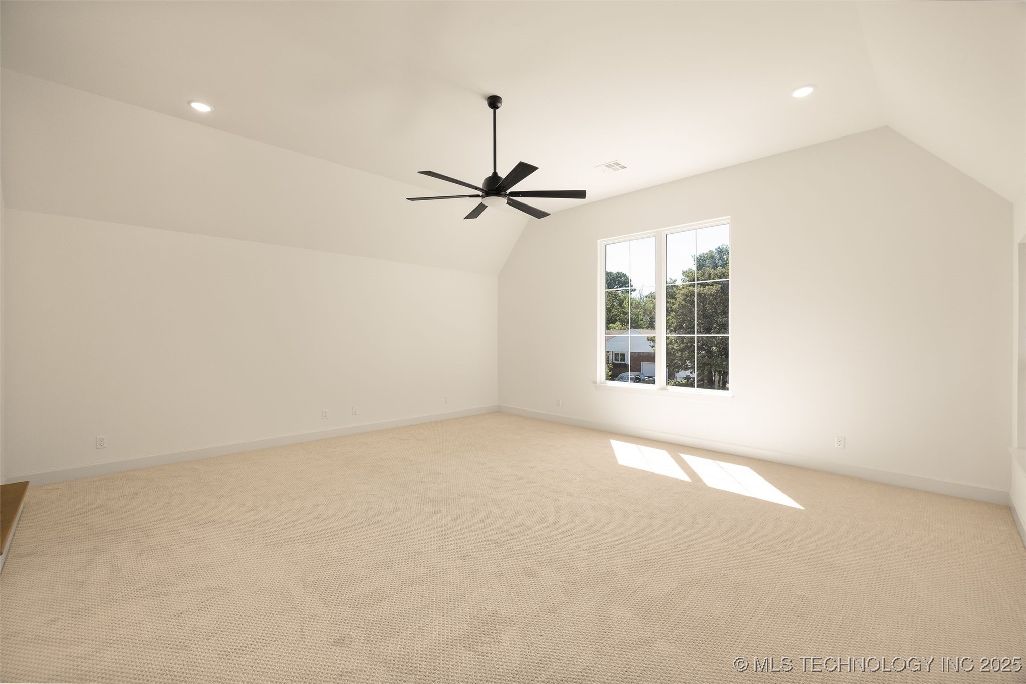 1009 E 38th Street
