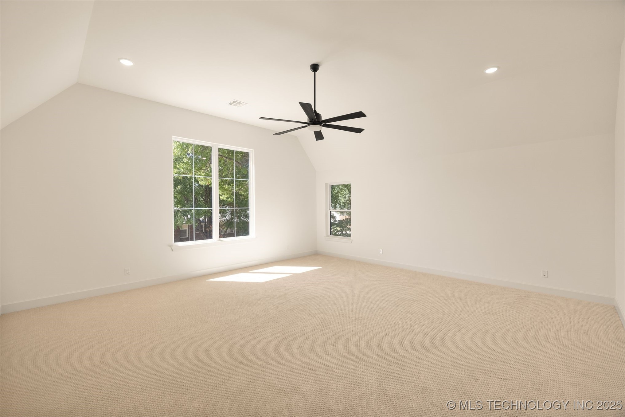 1009 E 38th Street