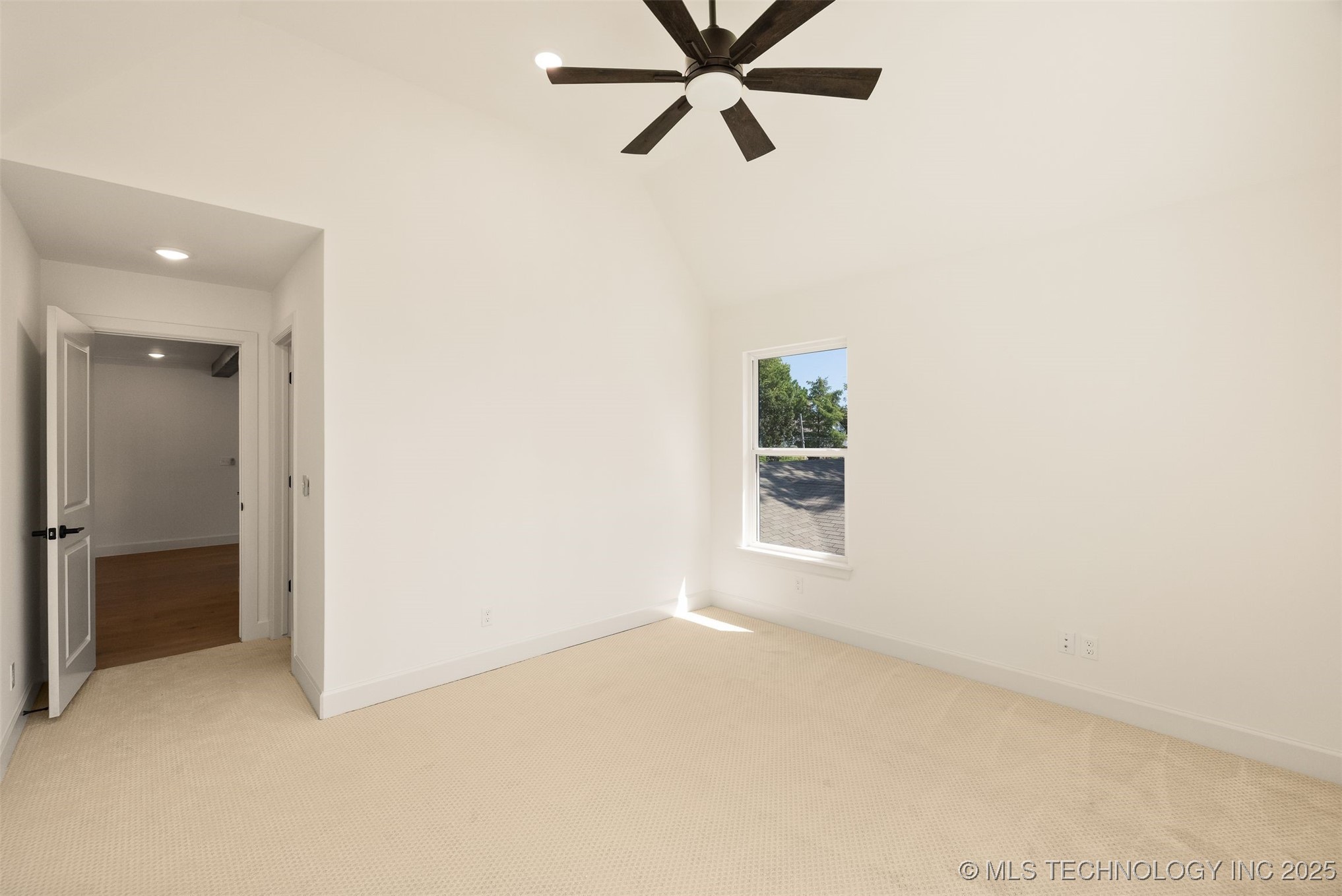 1009 E 38th Street