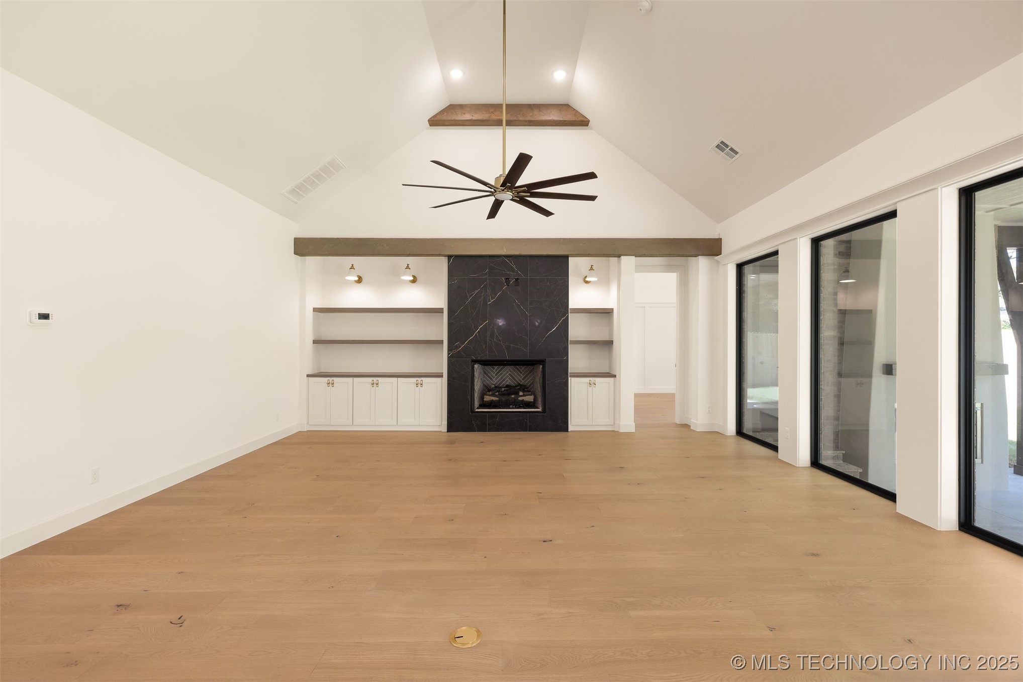 1009 E 38th Street