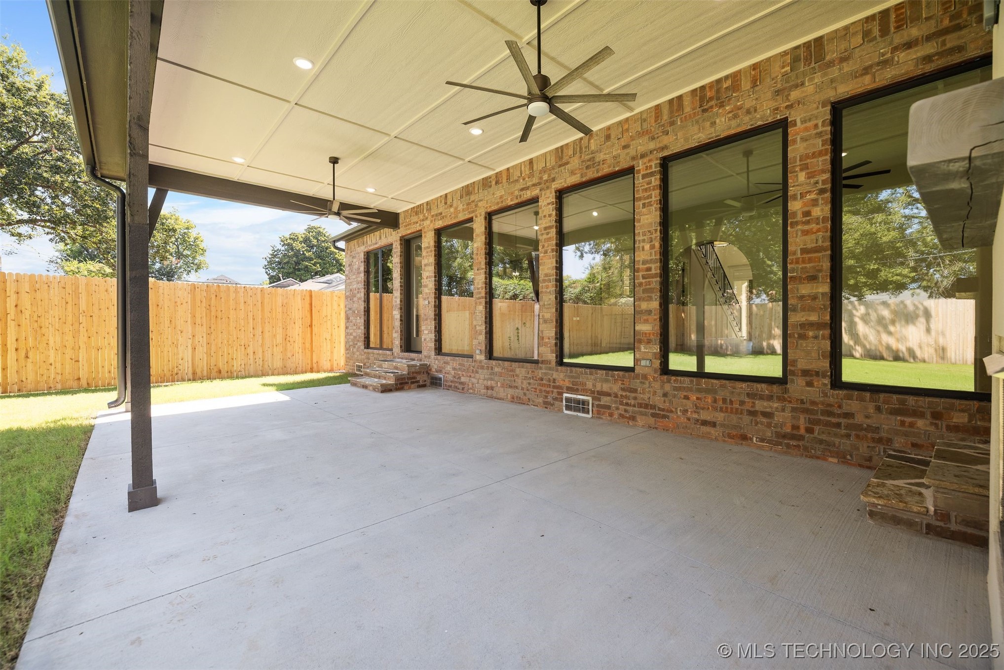 1009 E 38th Street