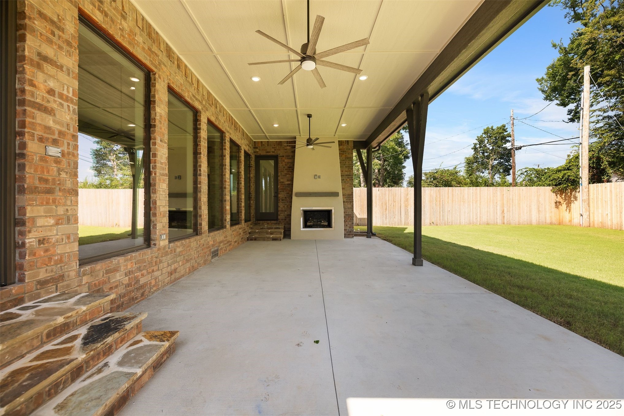 1009 E 38th Street