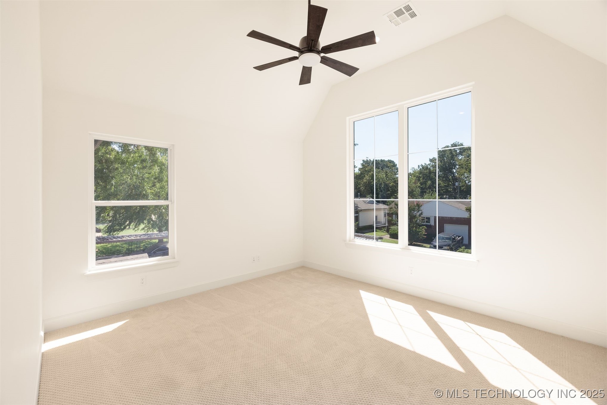1009 E 38th Street