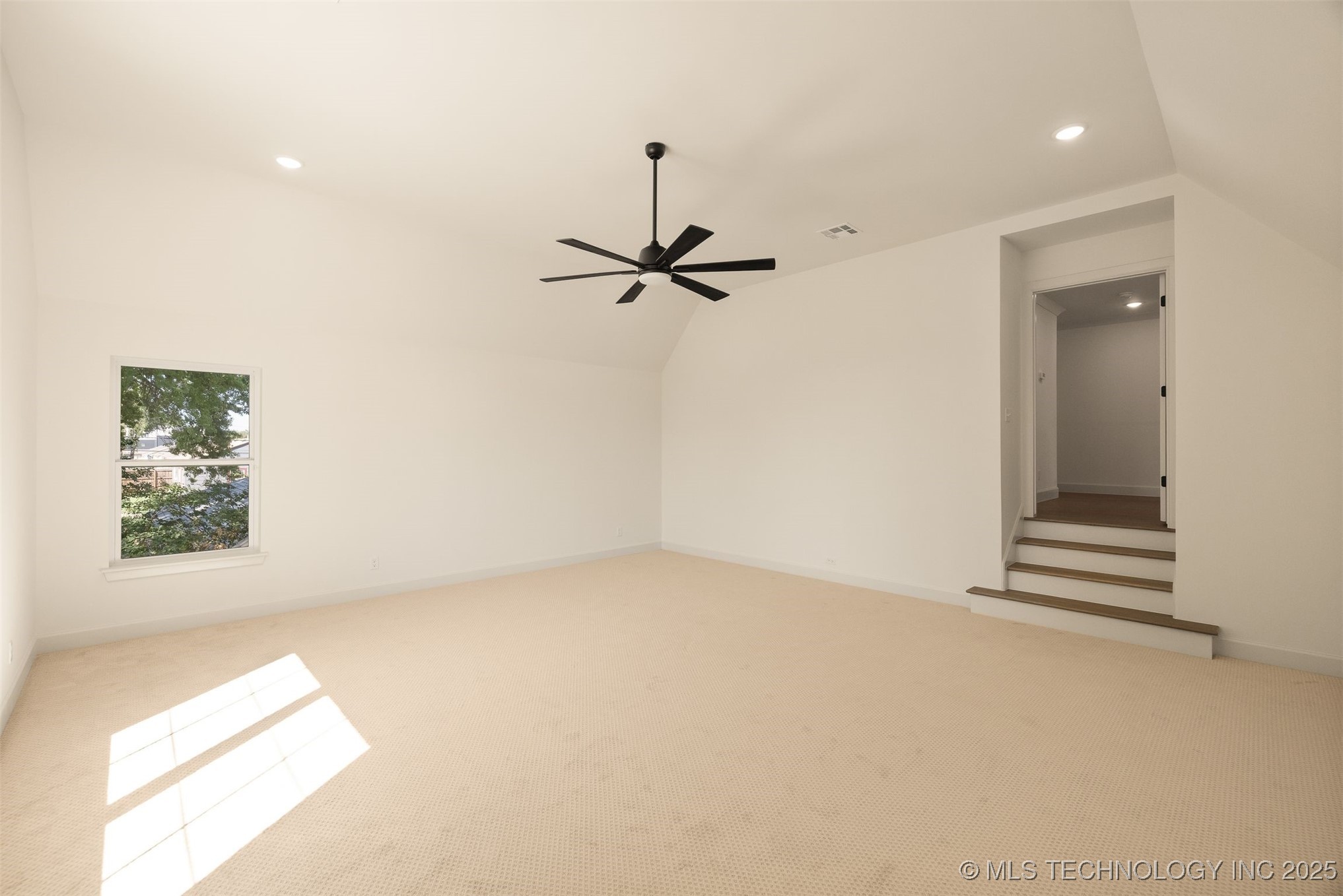 1009 E 38th Street