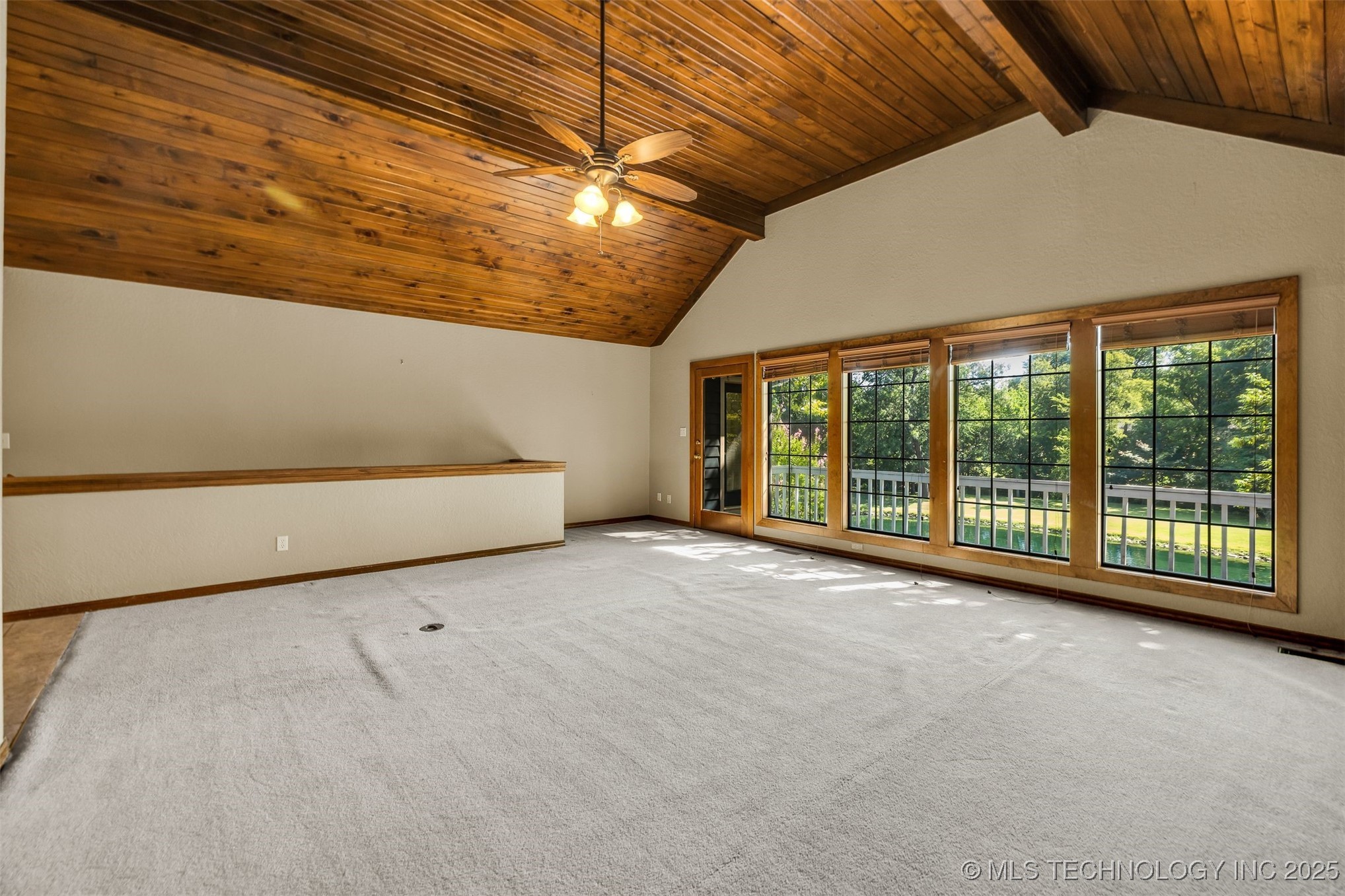 9513 S Lakewood Avenue