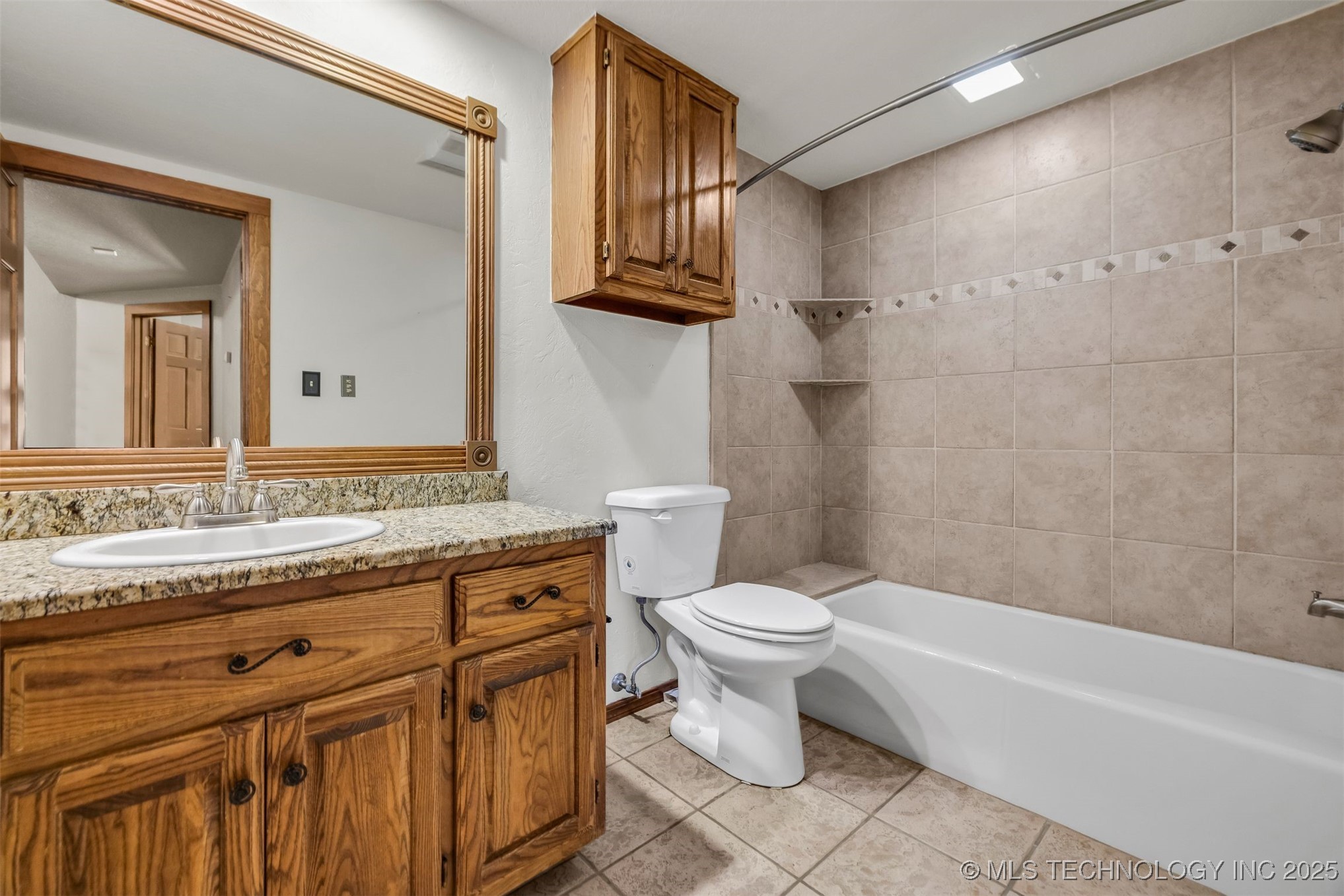 9513 S Lakewood Avenue