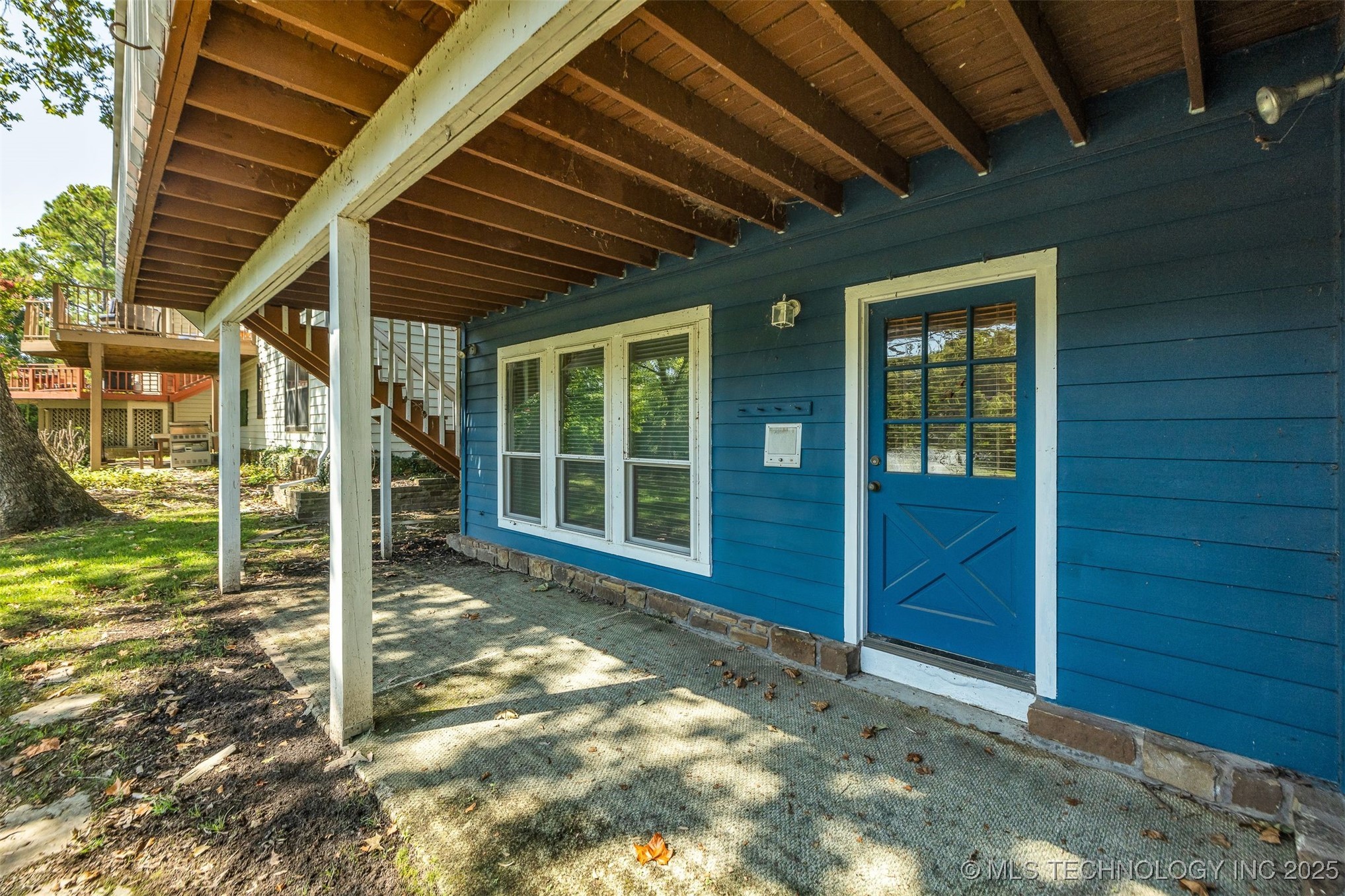 9513 S Lakewood Avenue