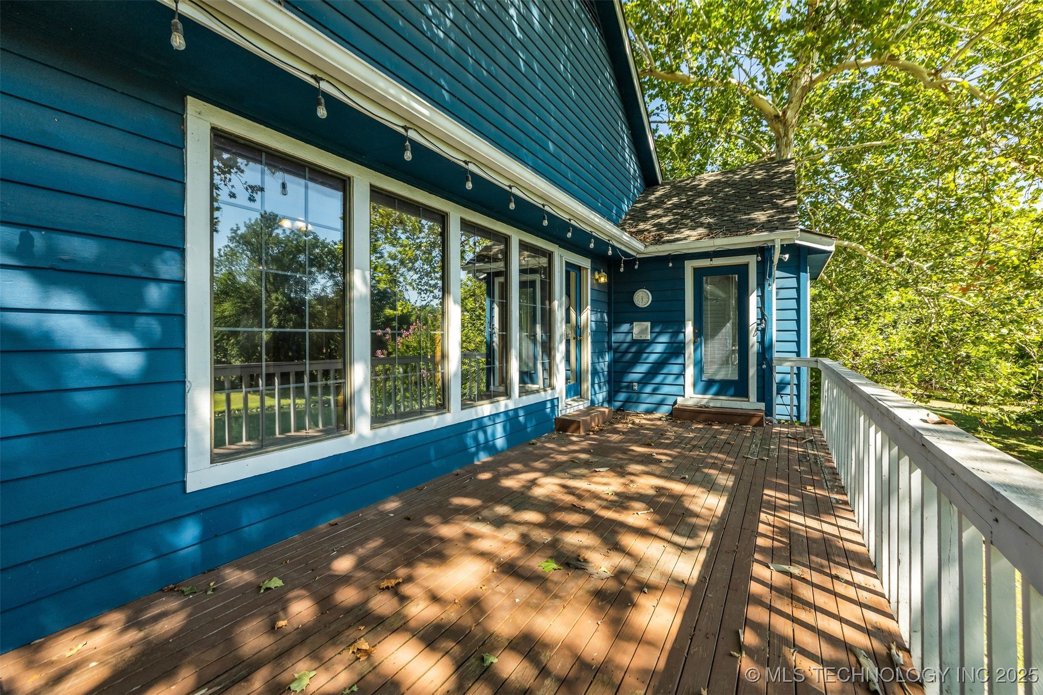 9513 S Lakewood Avenue