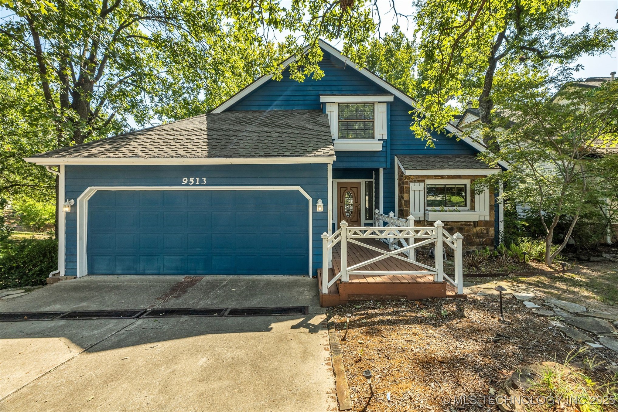 9513 S Lakewood Avenue