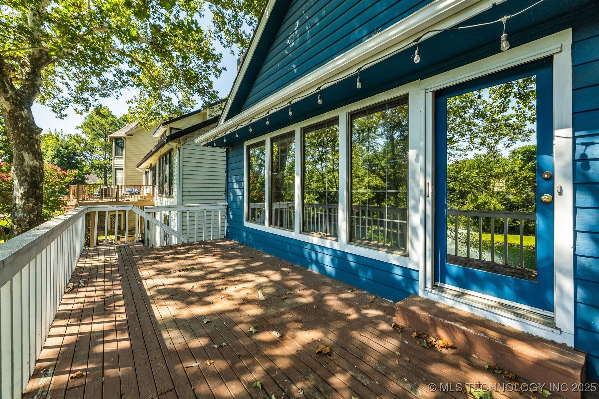 9513 S Lakewood Avenue