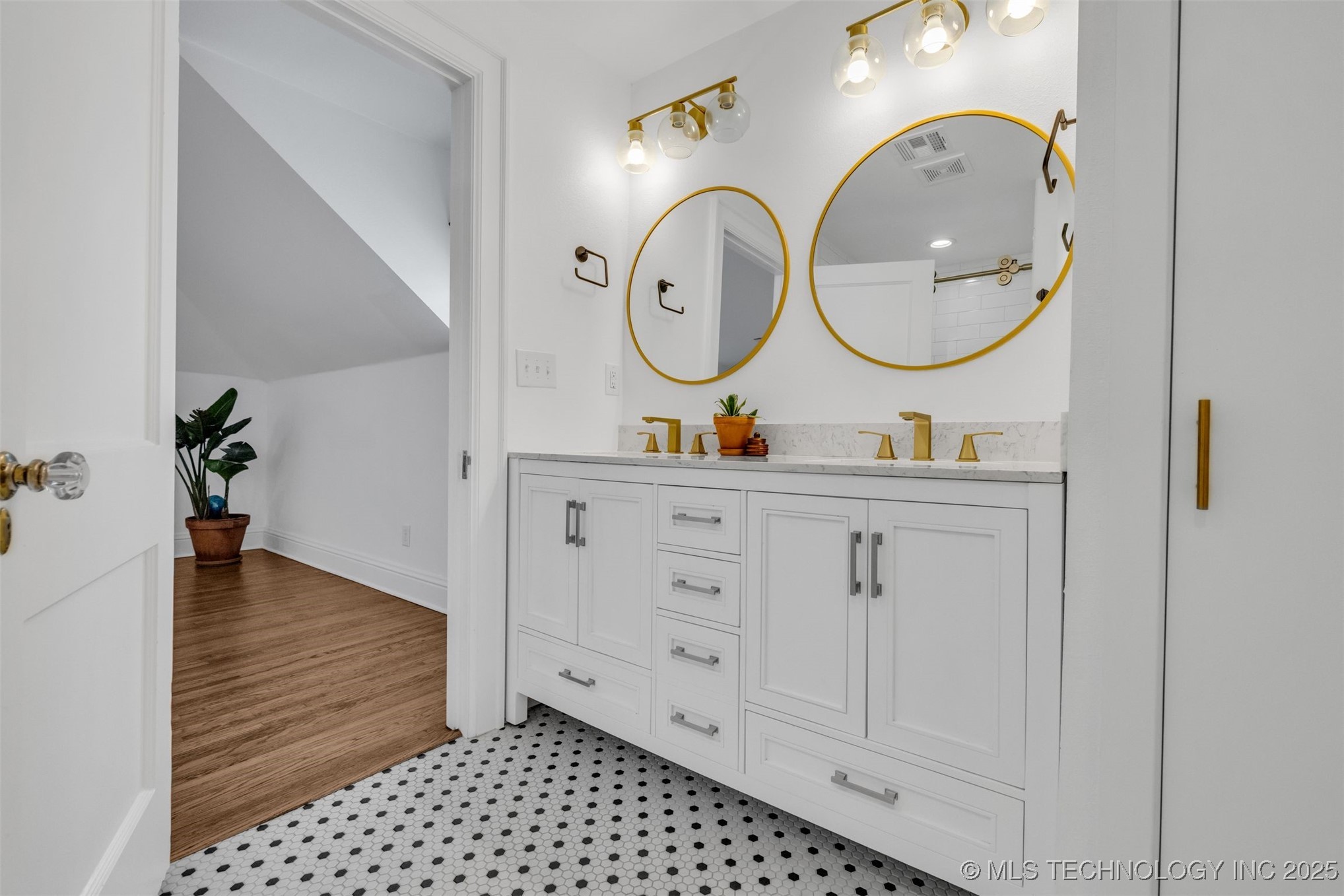 1517 S Owasso Avenue