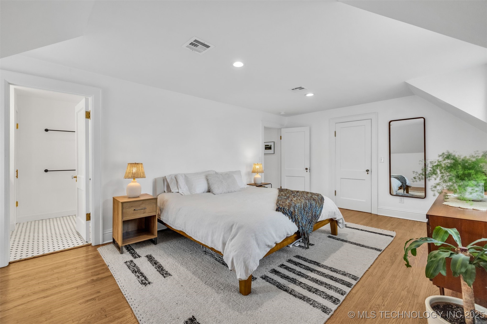 1517 S Owasso Avenue