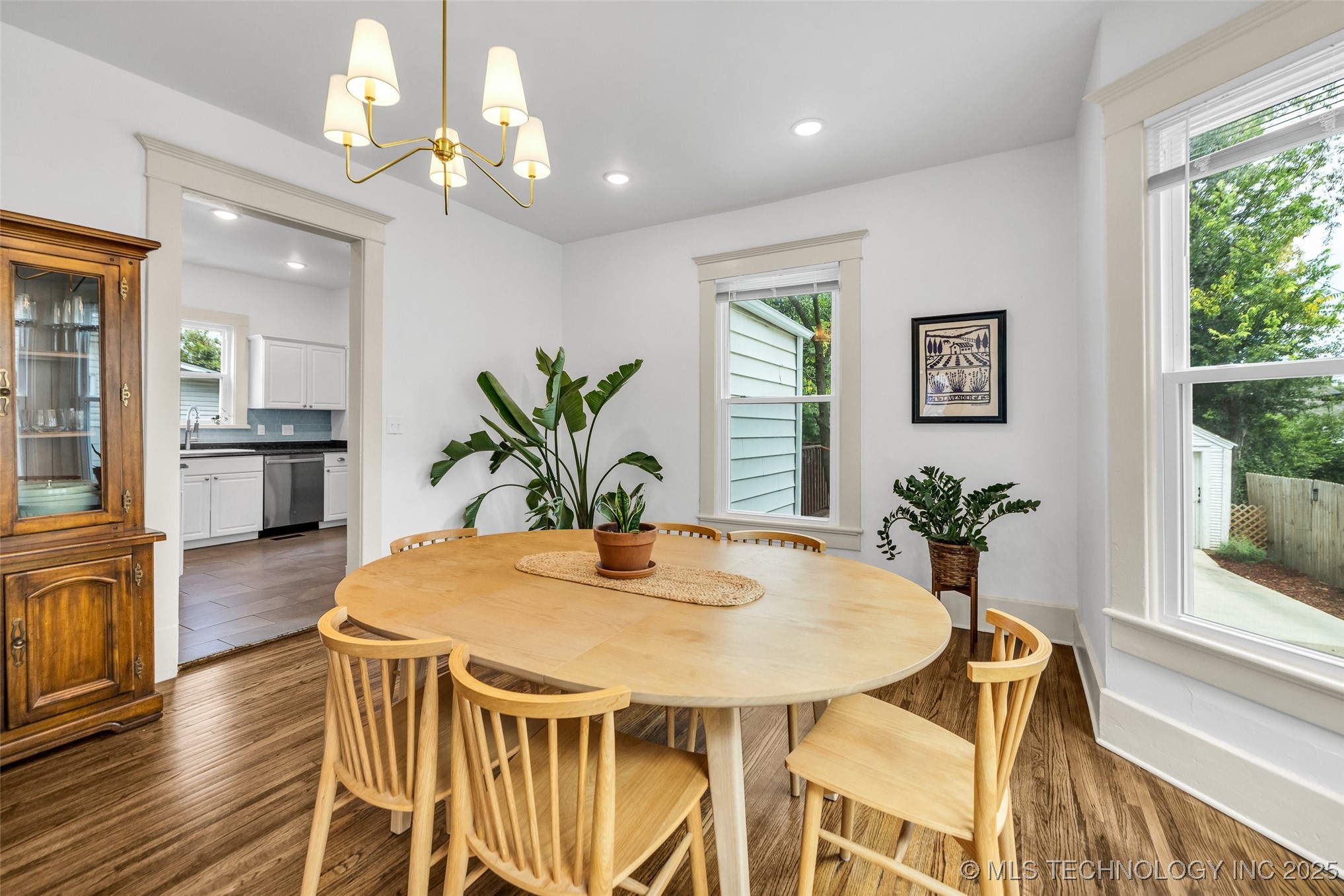 1343 S Florence Avenue