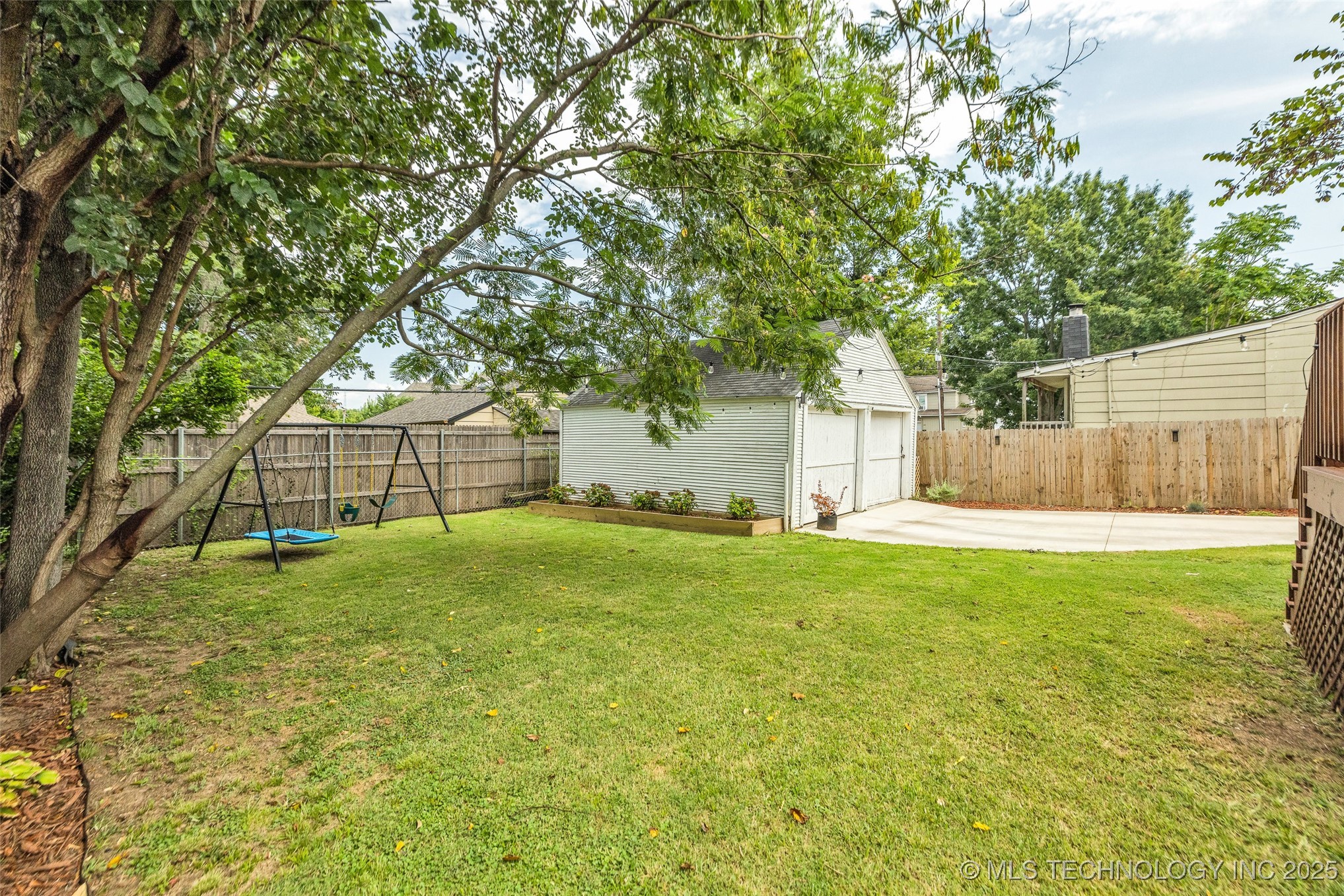 1343 S Florence Avenue