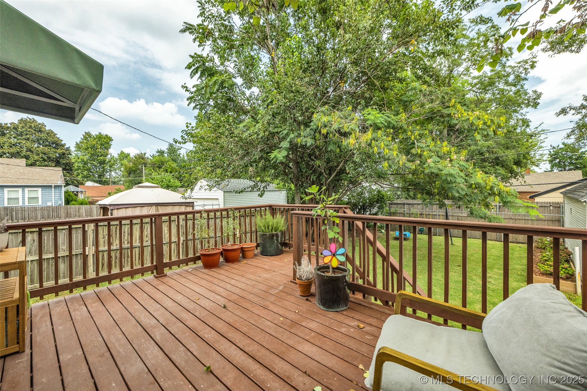 1343 S Florence Avenue