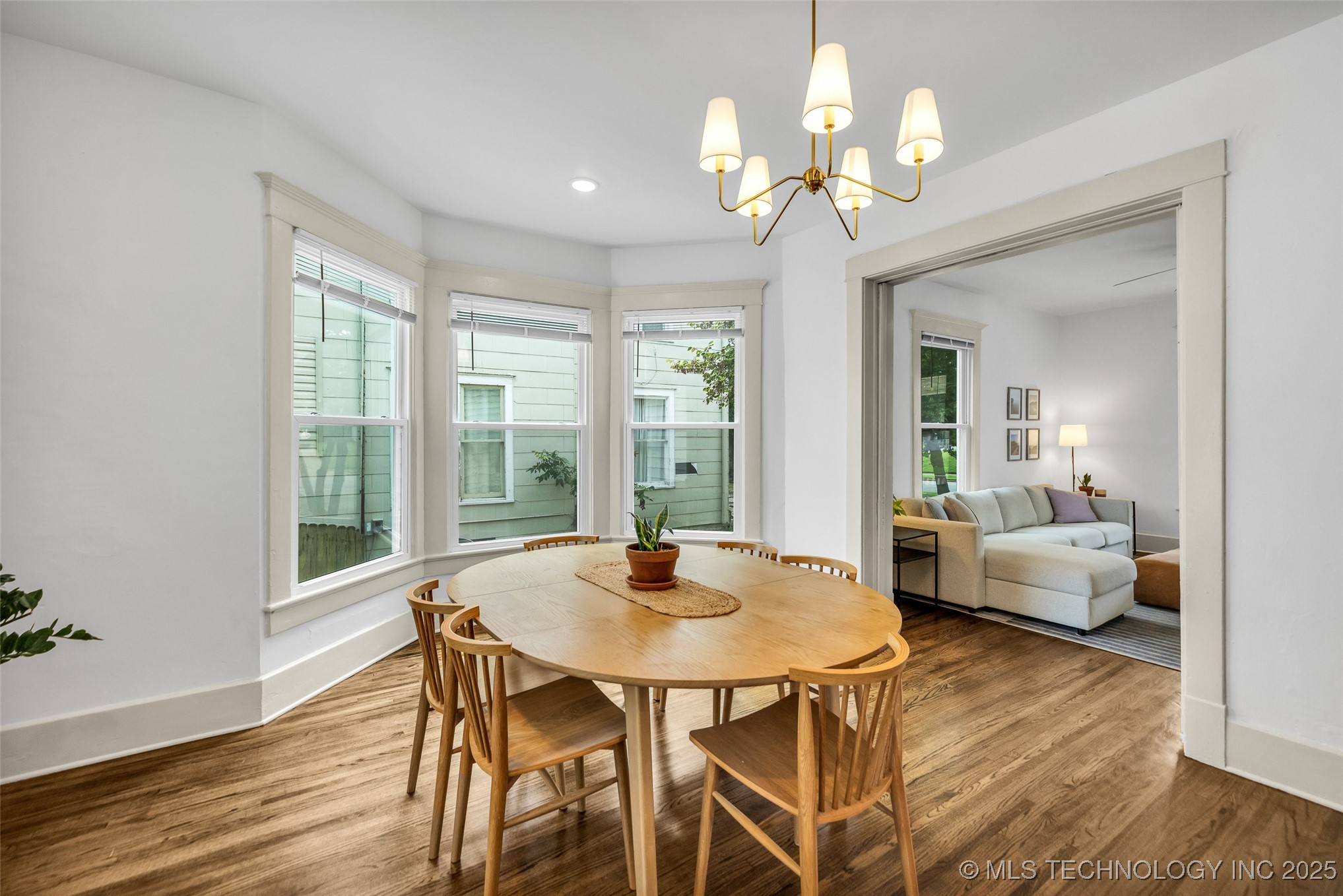 1343 S Florence Avenue