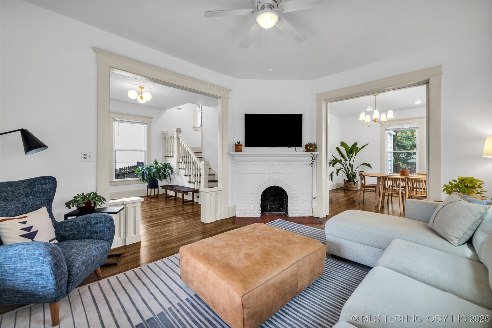 1343 S Florence Avenue