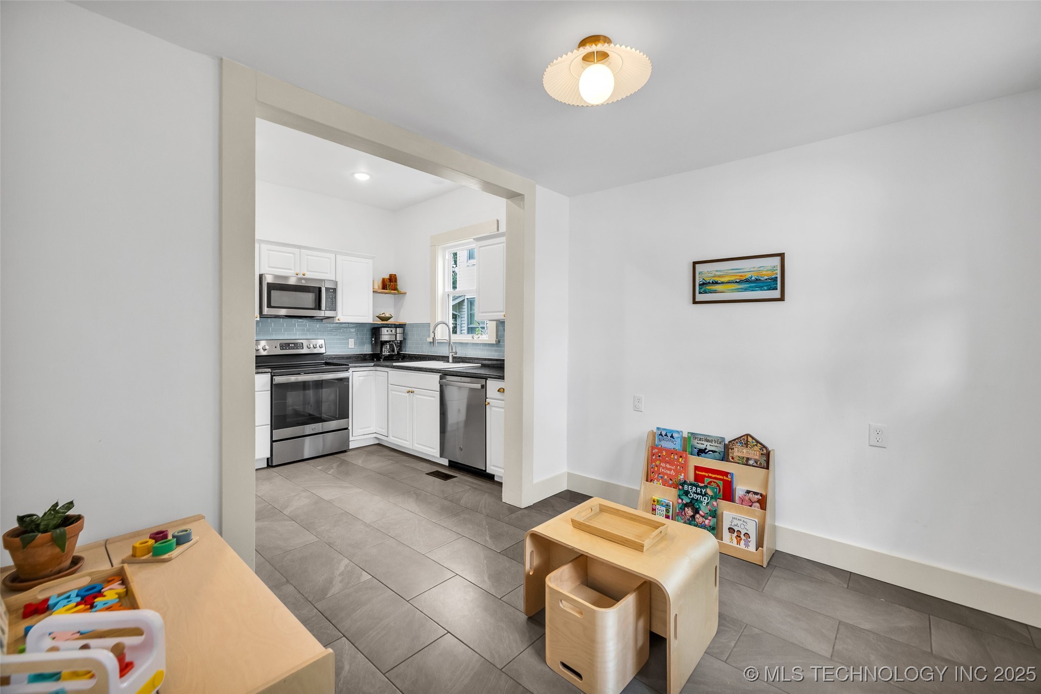 1343 S Florence Avenue