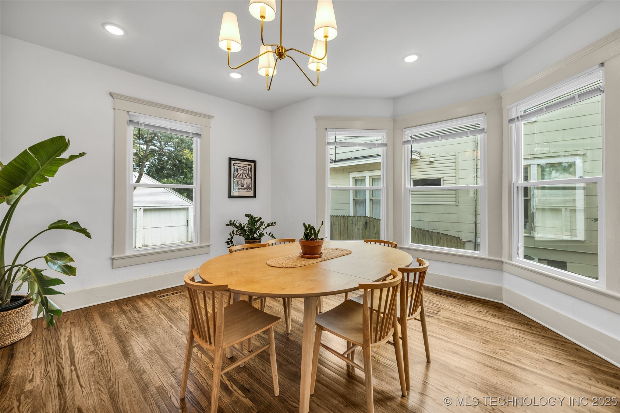 1343 S Florence Avenue