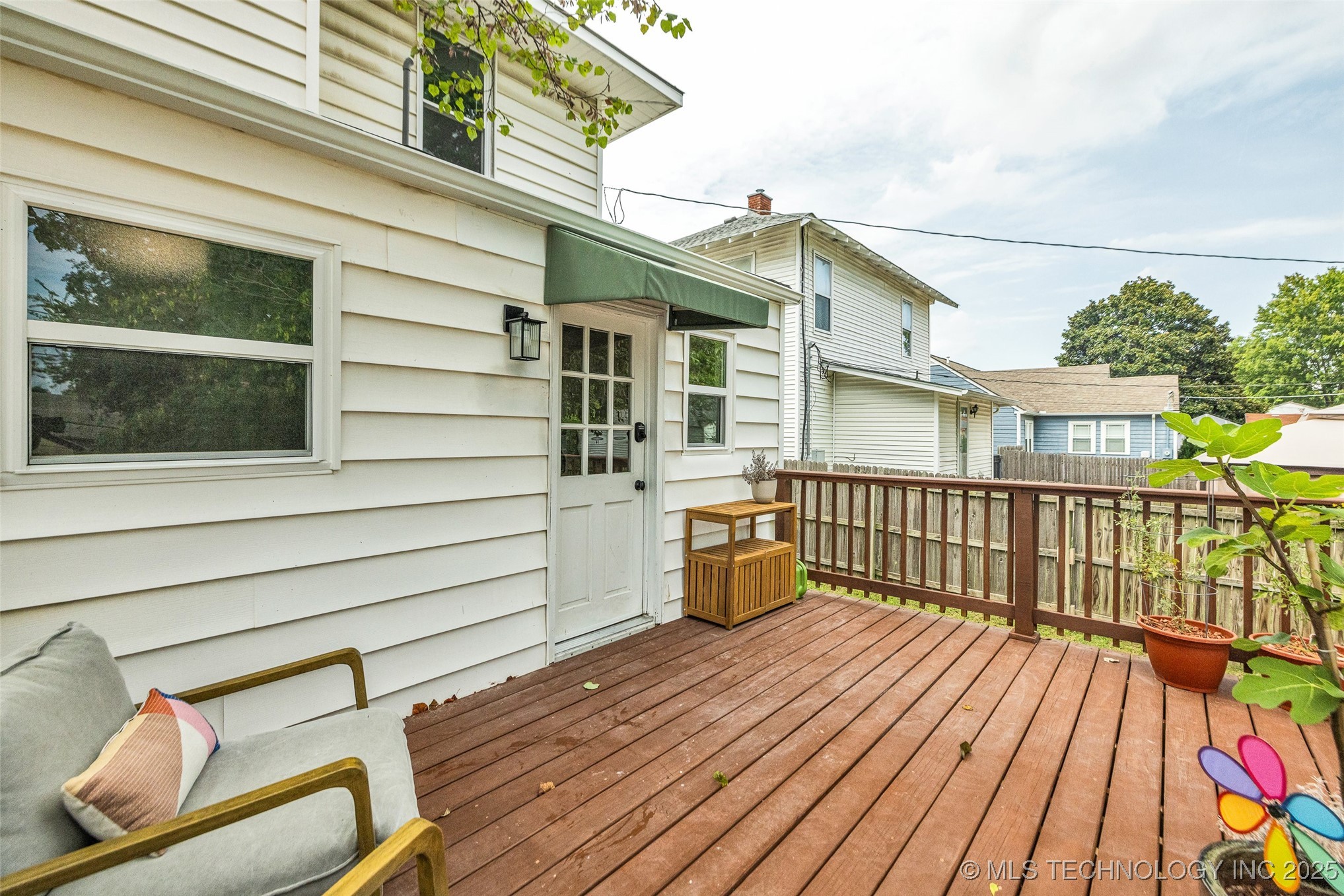 1343 S Florence Avenue