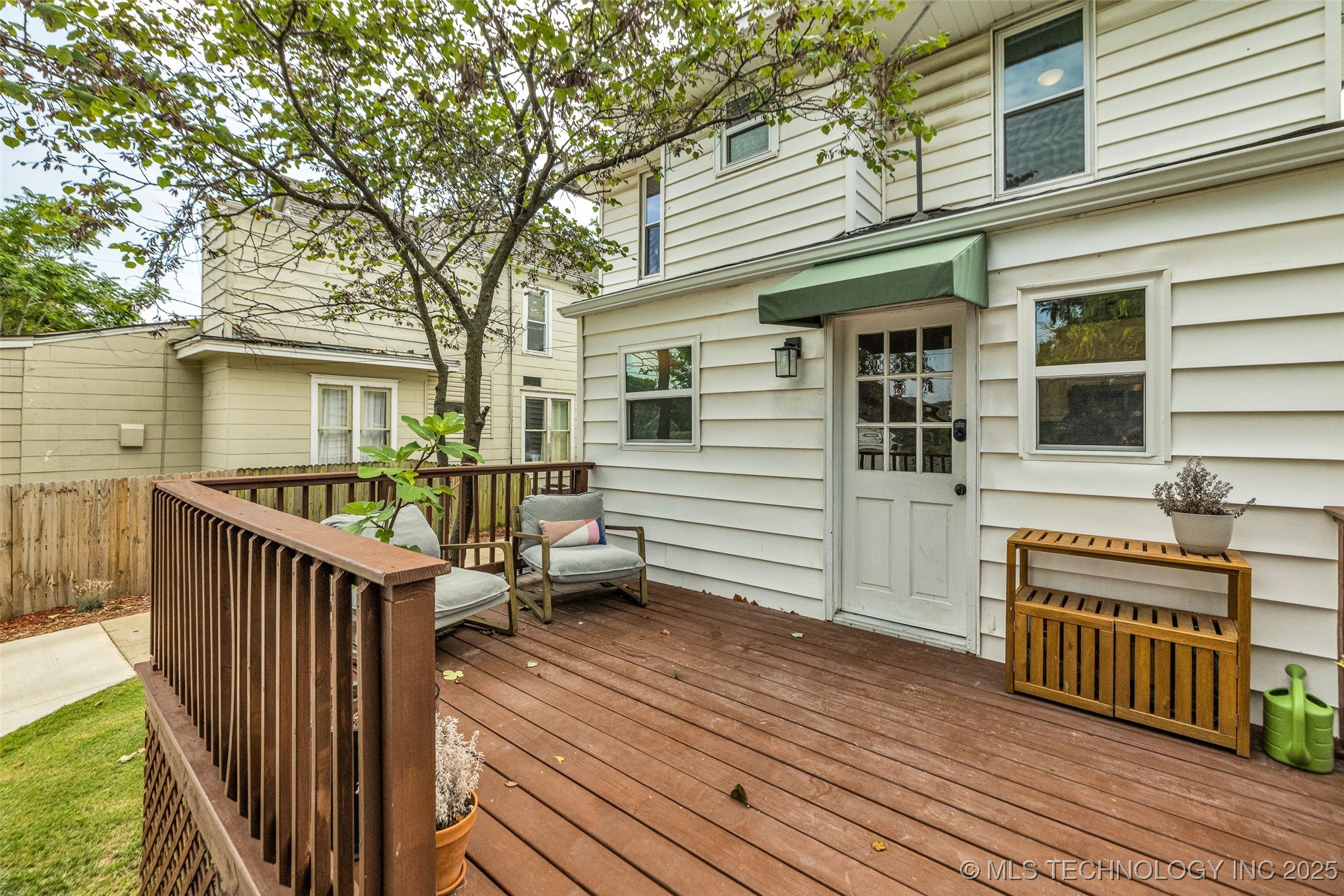 1343 S Florence Avenue