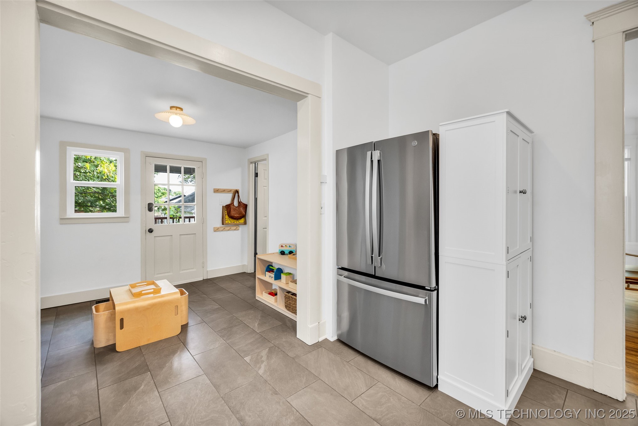 1343 S Florence Avenue