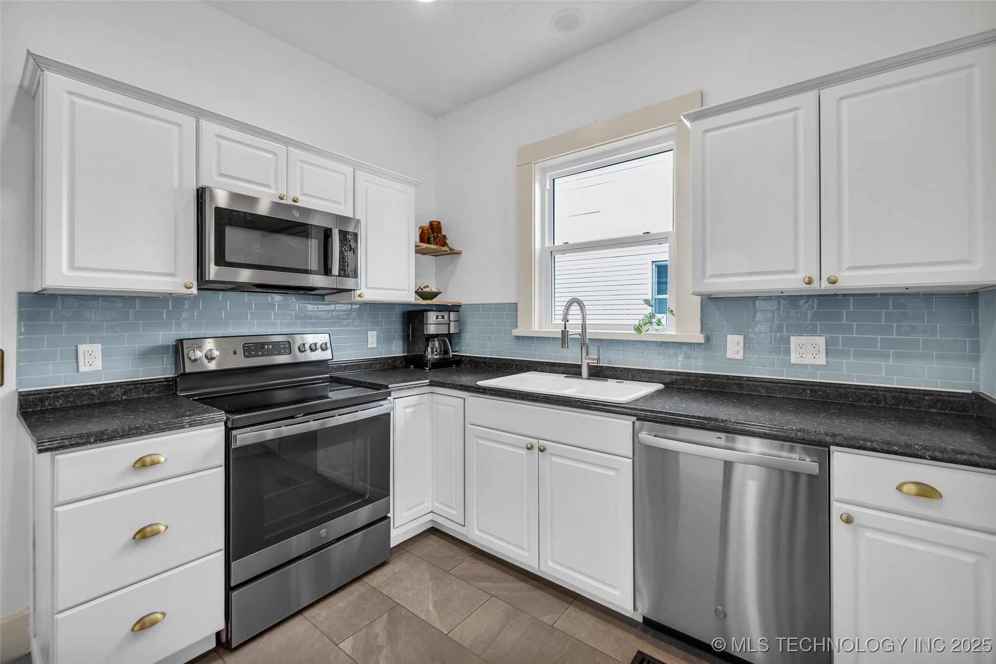 1343 S Florence Avenue