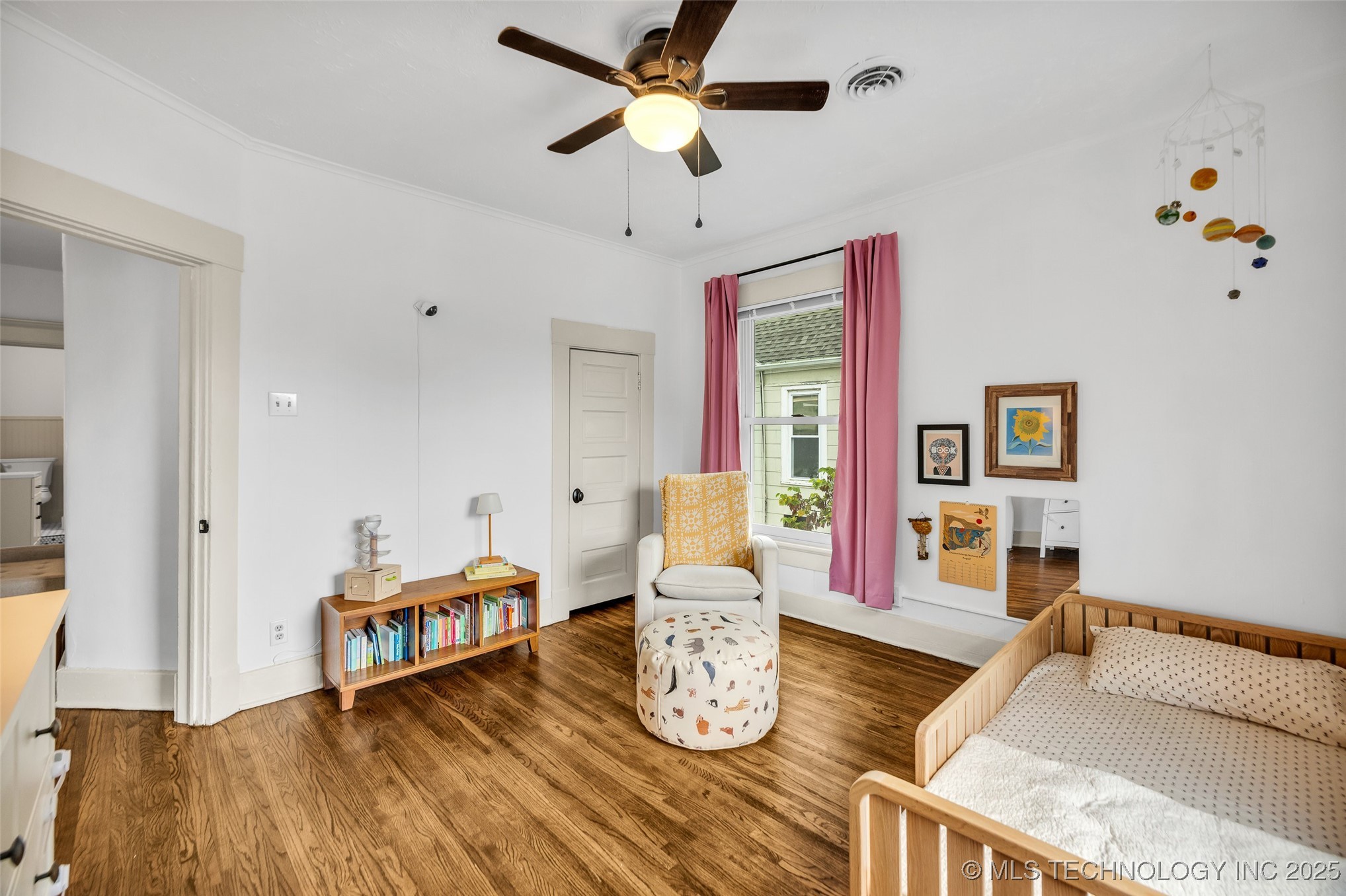 1343 S Florence Avenue