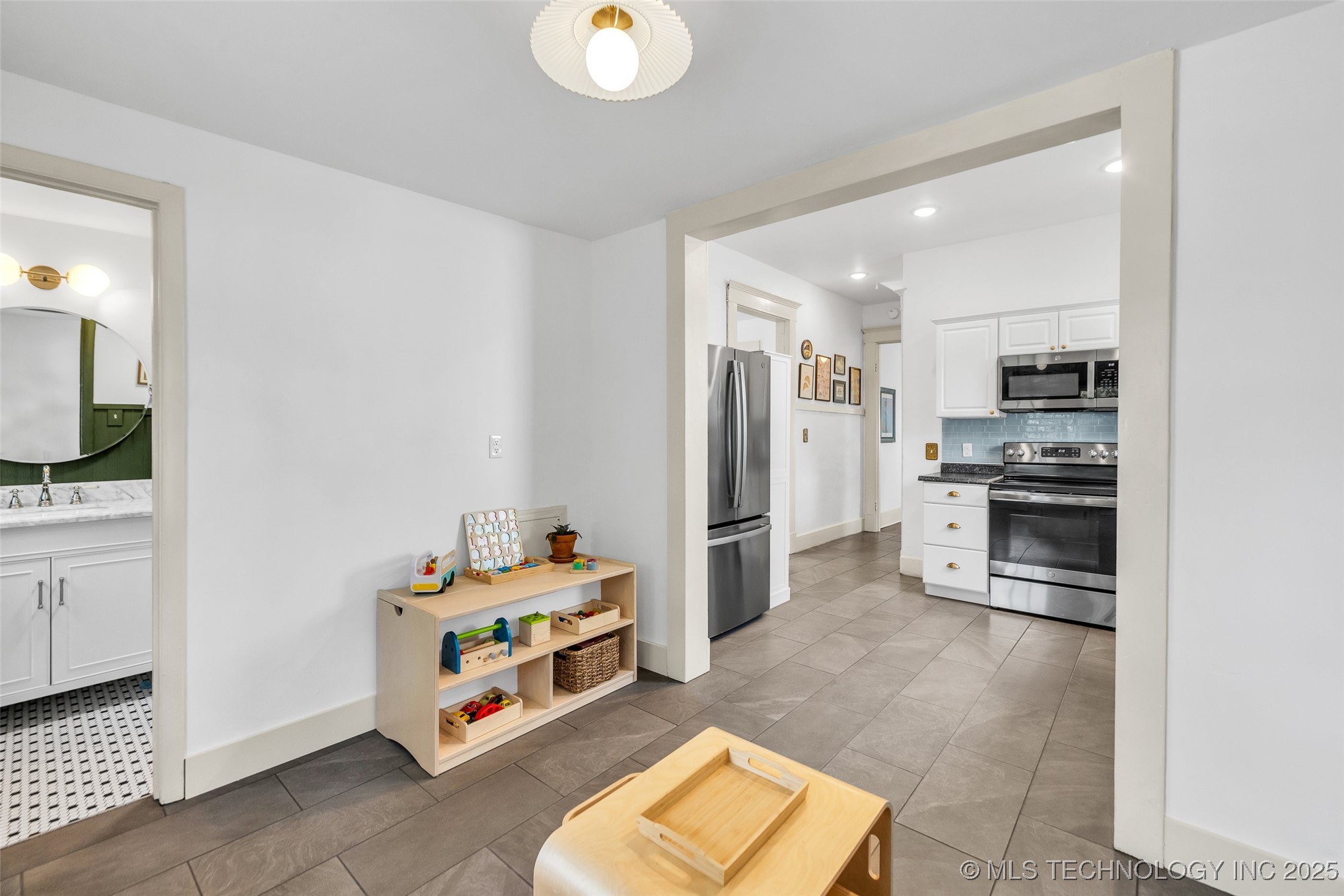 1343 S Florence Avenue