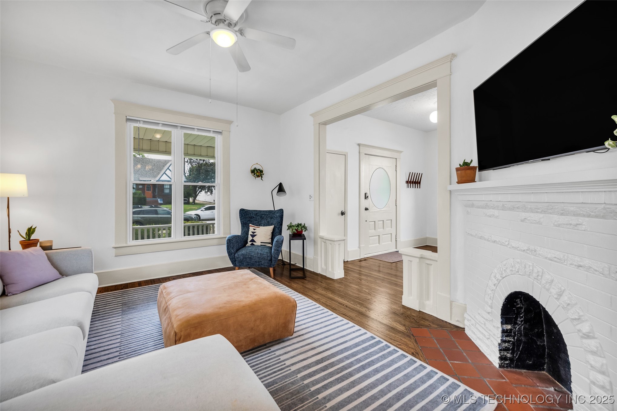 1343 S Florence Avenue